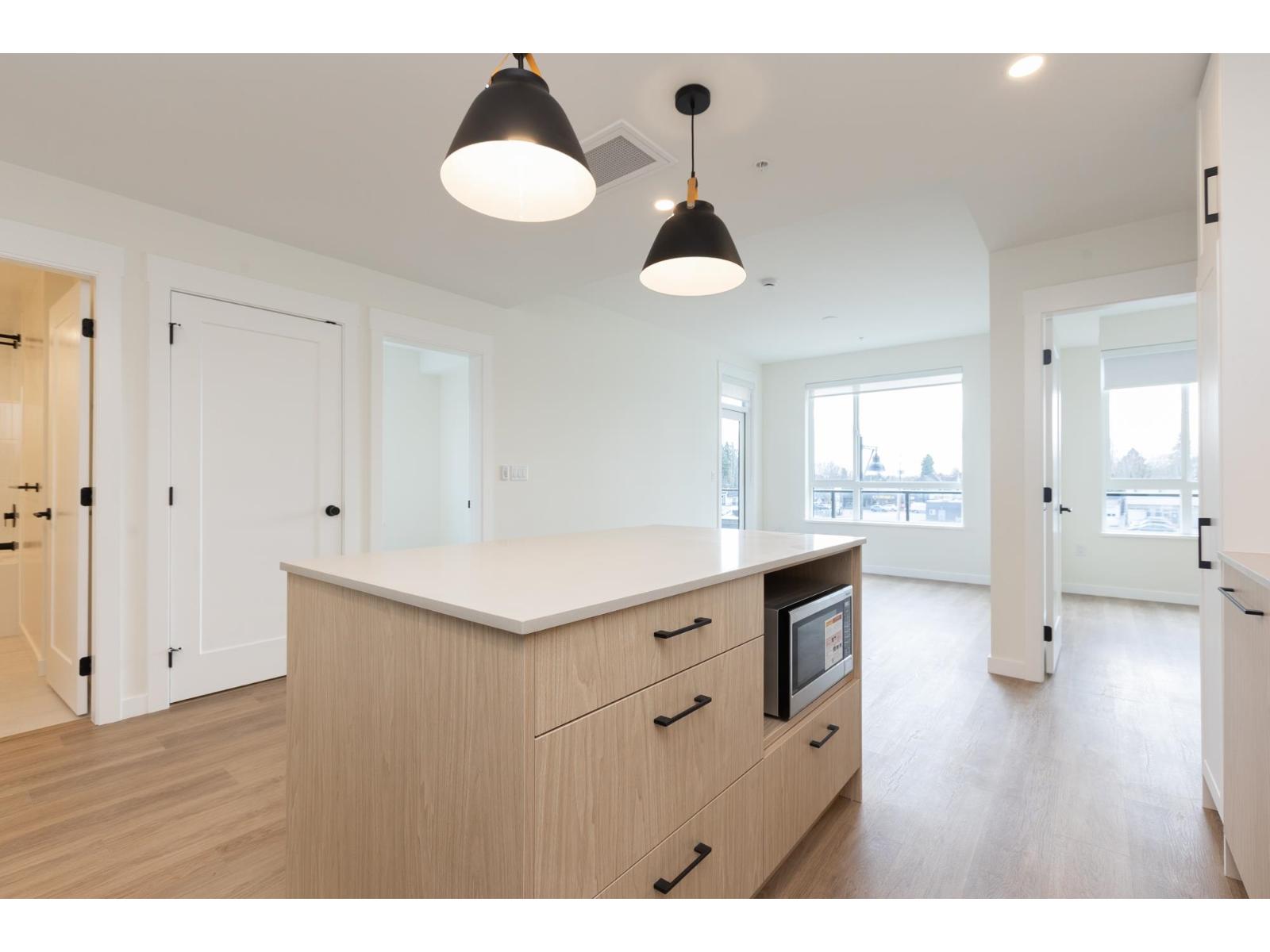 305 27249 ALDERGROVE TOWN CENTRE DRIVE, Langley