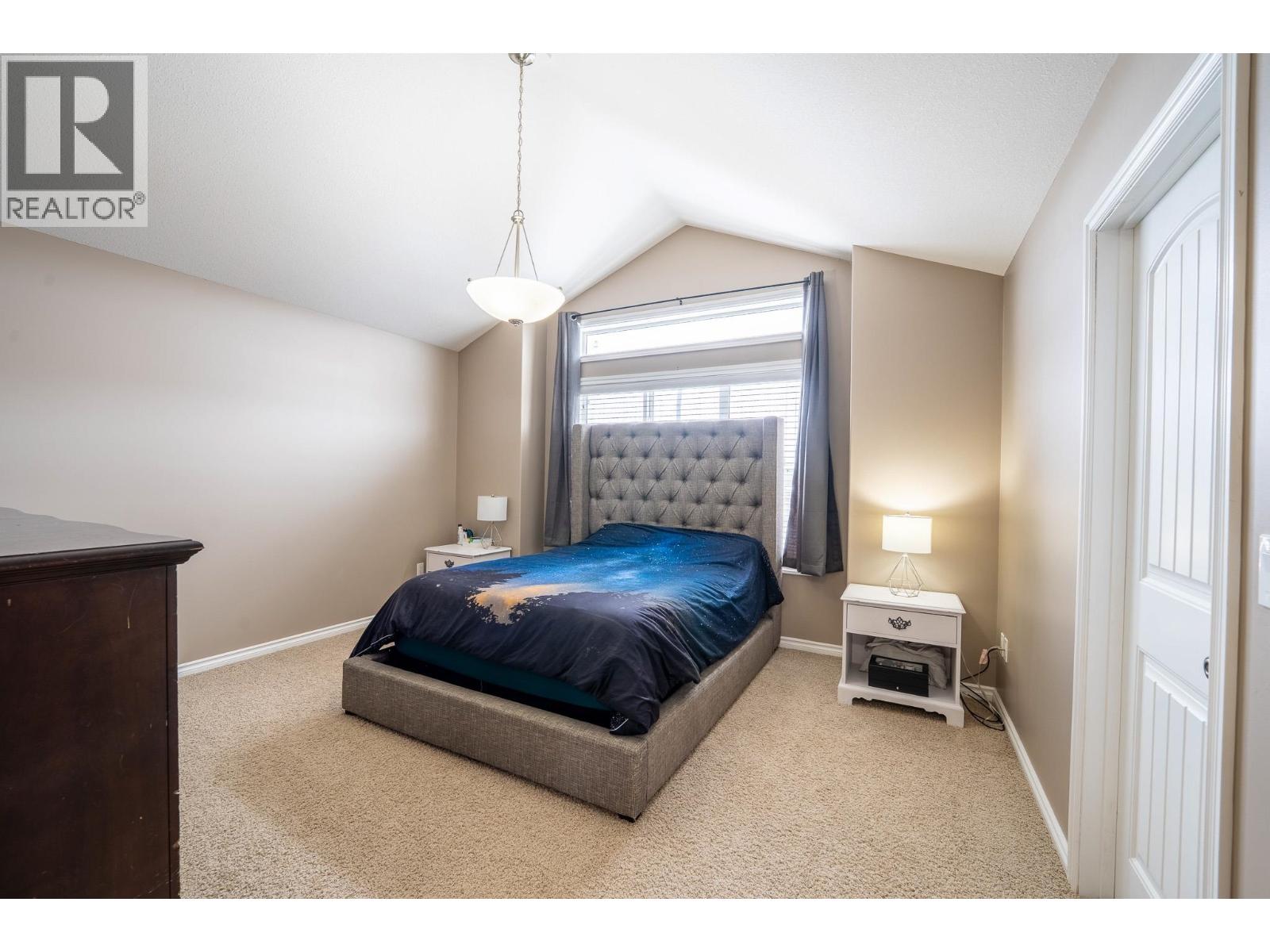 10009 117 AVENUE - 10