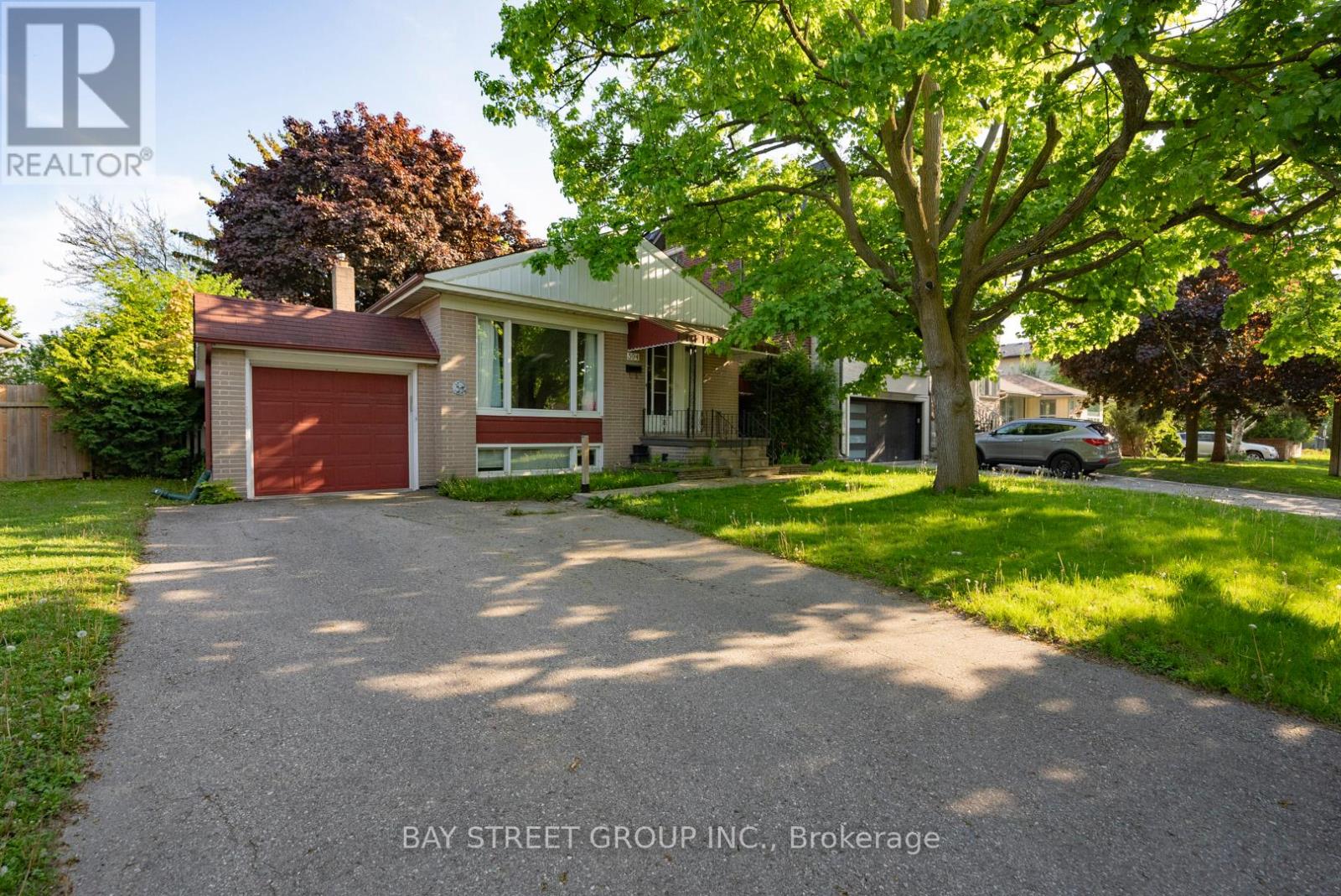 Listing photo of MAIN - 394 CENTRE STREET E