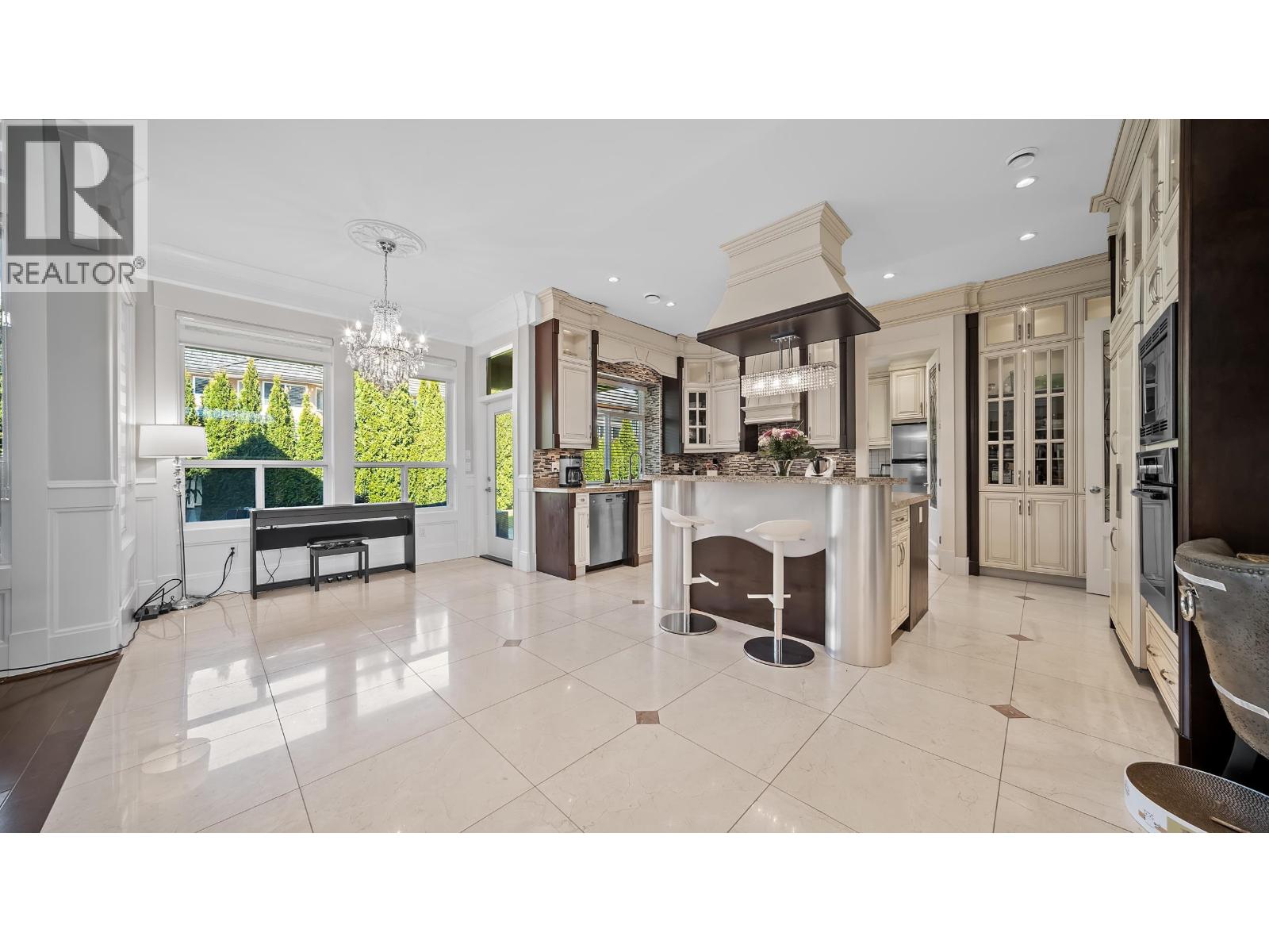 8651 PIGOTT ROAD, Richmond