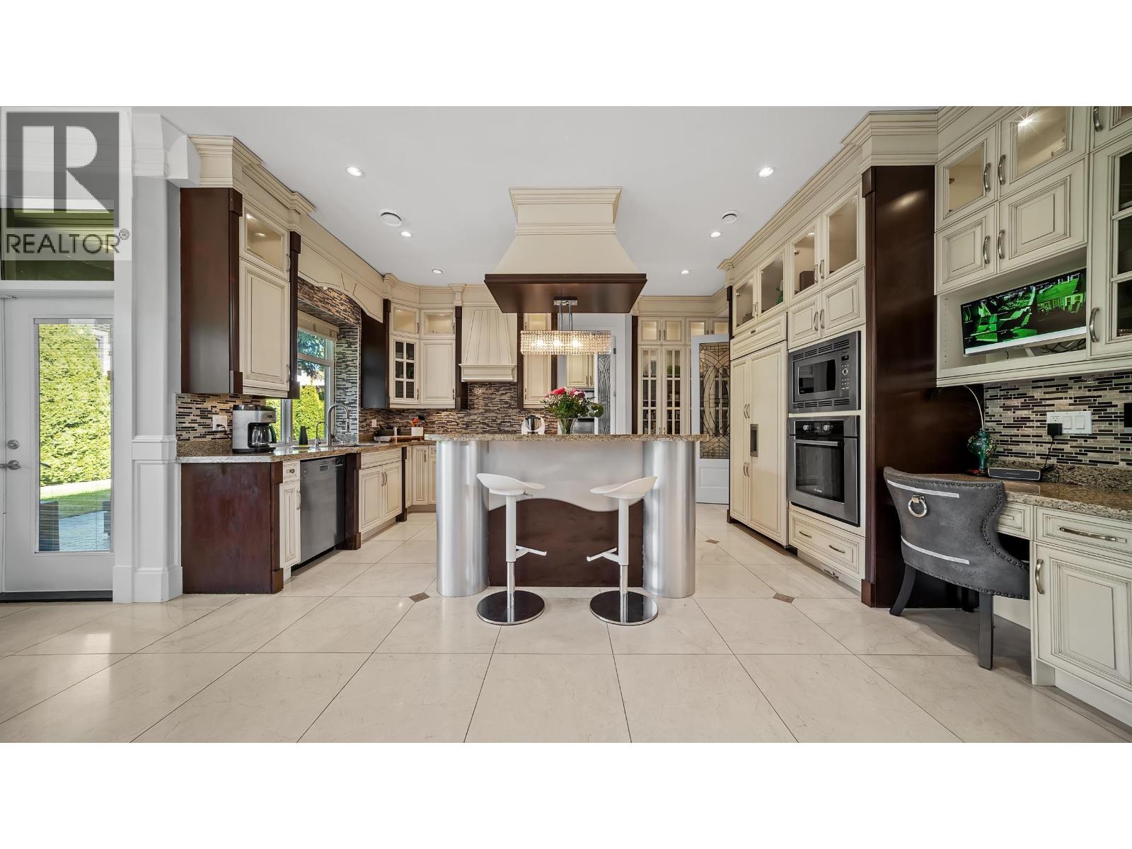 8651 PIGOTT ROAD, Richmond