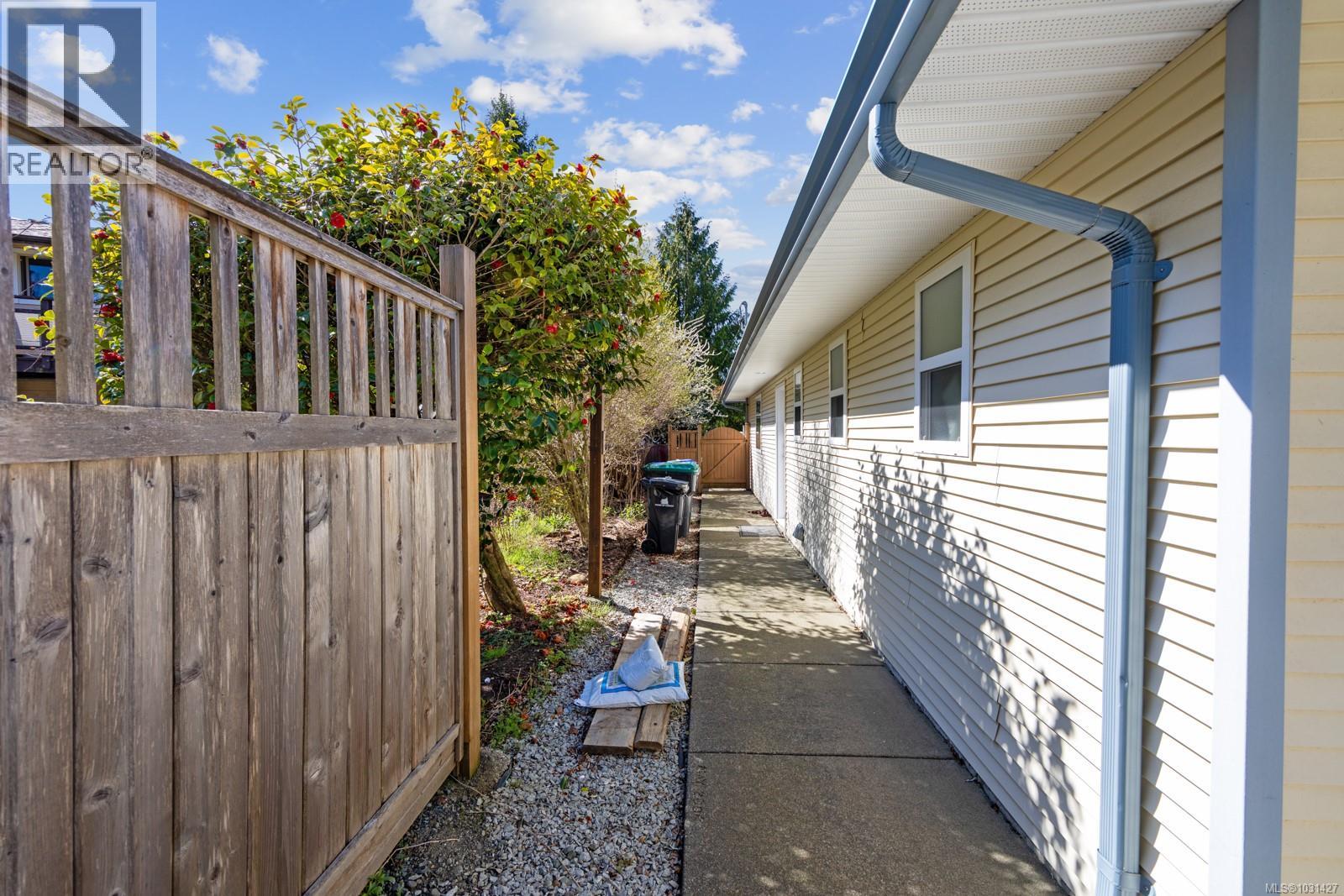 1474 RIDGEMOUNT DR - 40