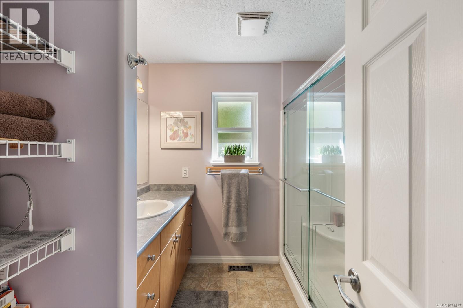 1474 RIDGEMOUNT DR - 25