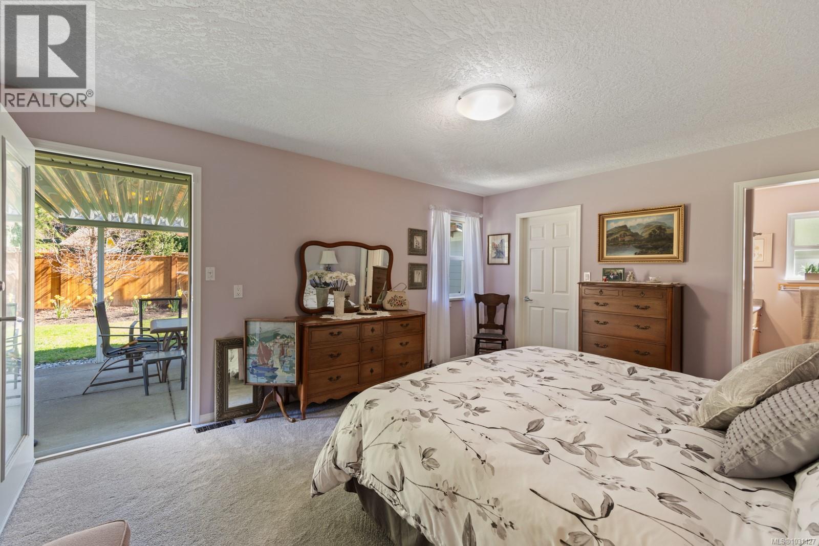 1474 RIDGEMOUNT DR - 23