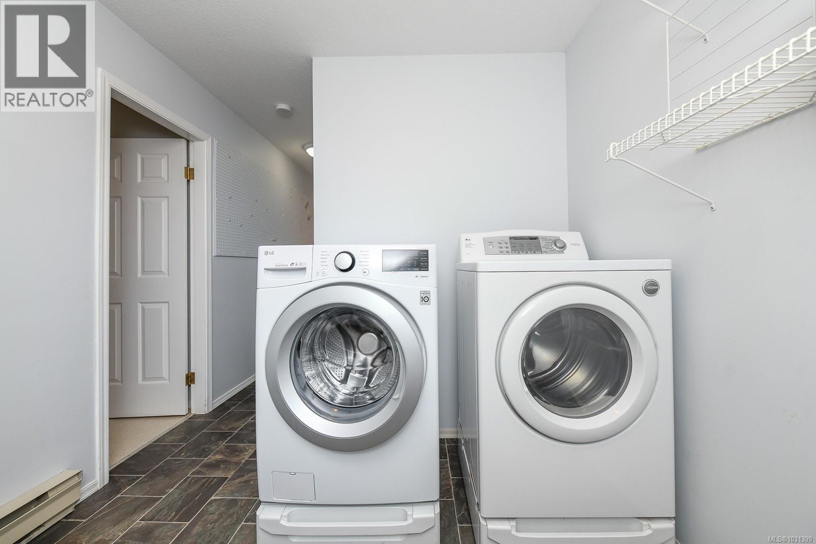 2493 WILLOWBROOK CRT - 33