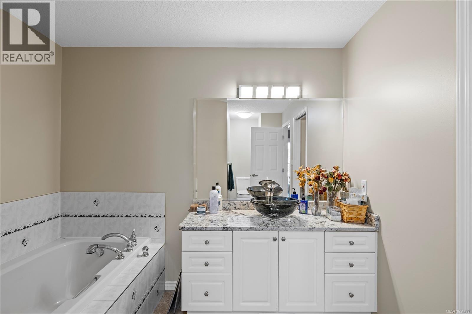 3395 Edgewood Dr - 27