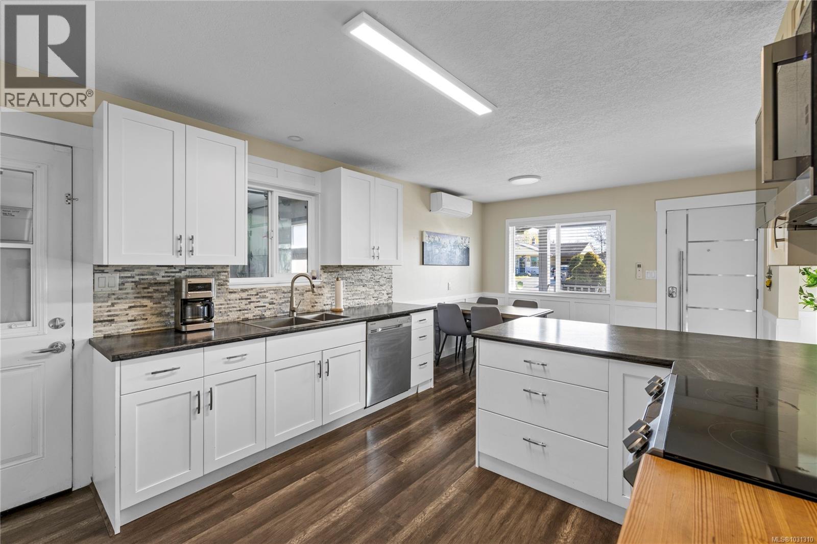 749 Phillips St, Parksville