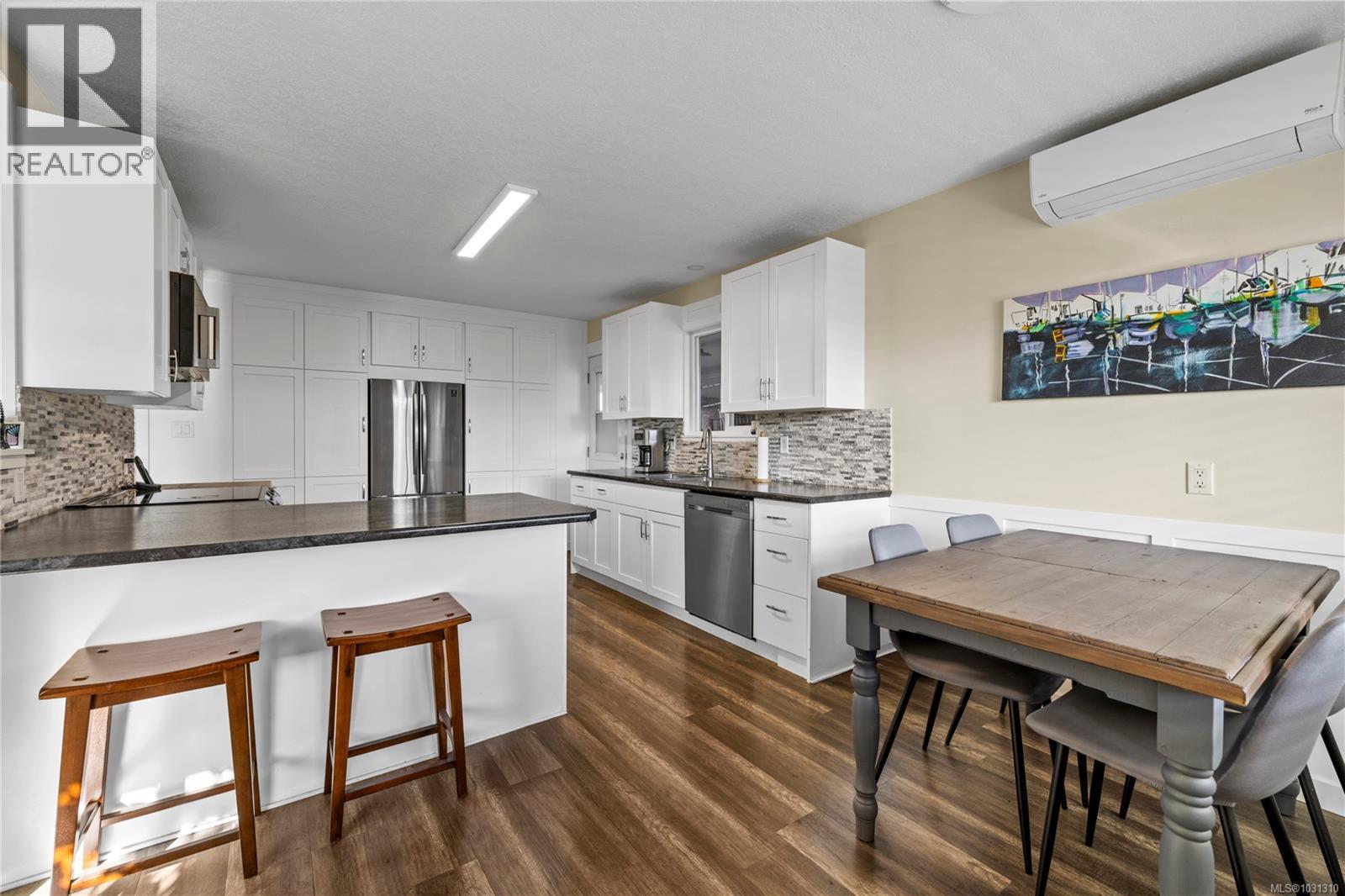 749 Phillips St, Parksville