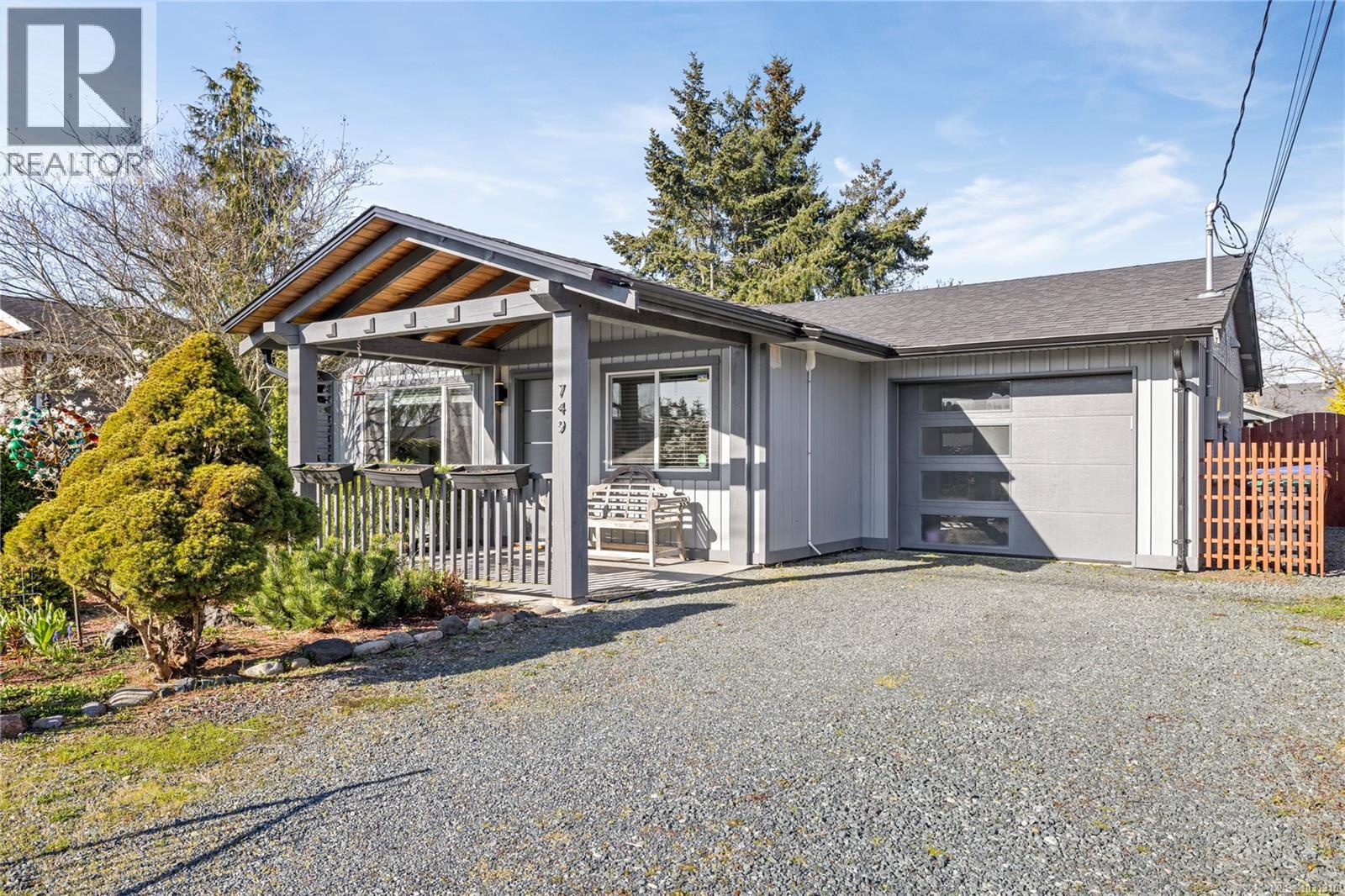 749 Phillips St, Parksville