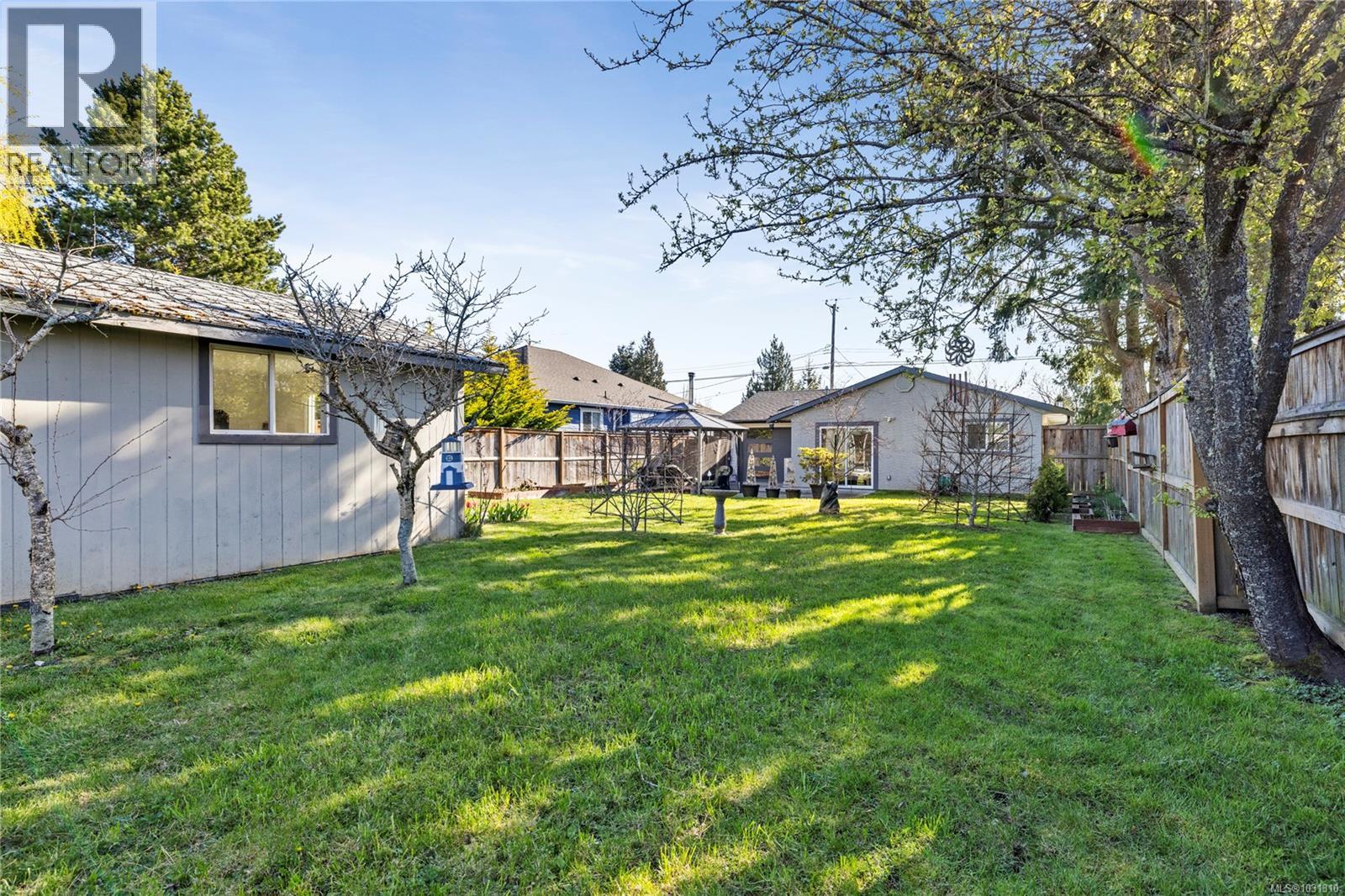 749 Phillips St, Parksville