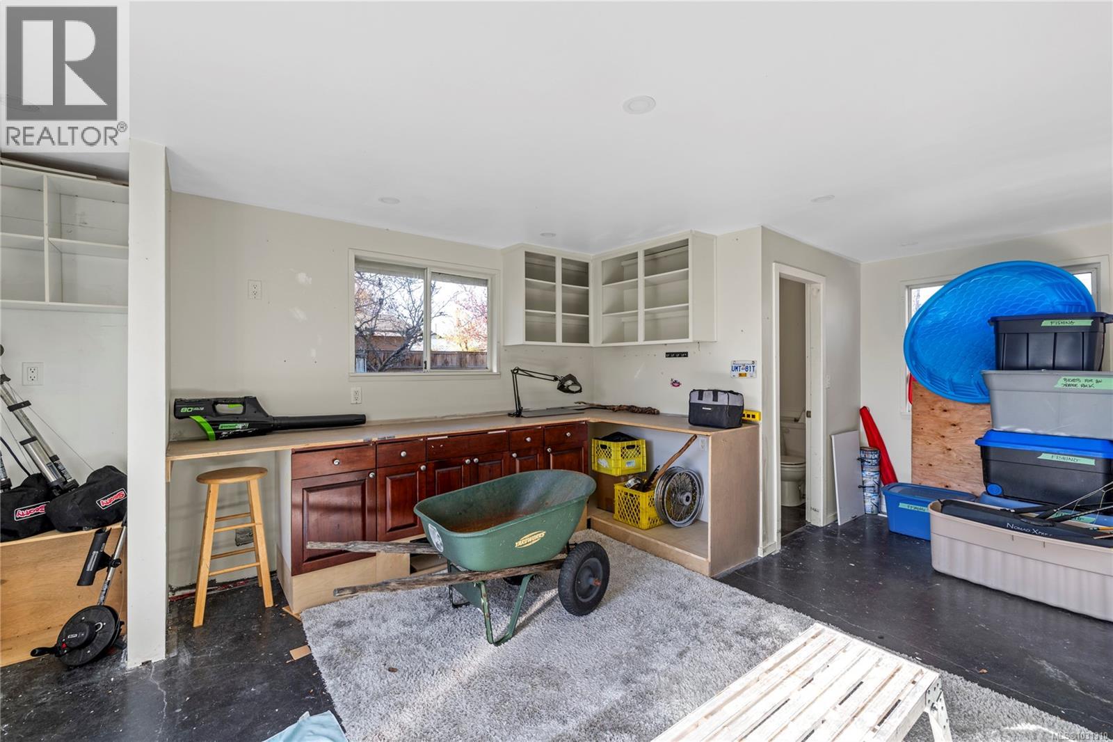 749 Phillips St, Parksville