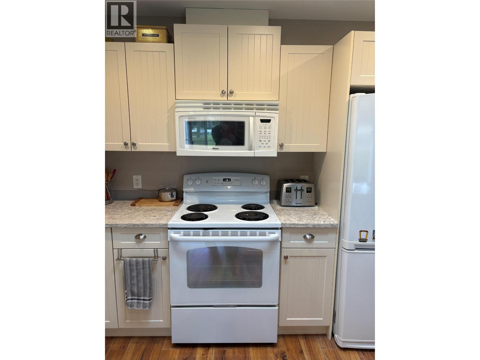 #16 312 ARBUTUS STREET - 11