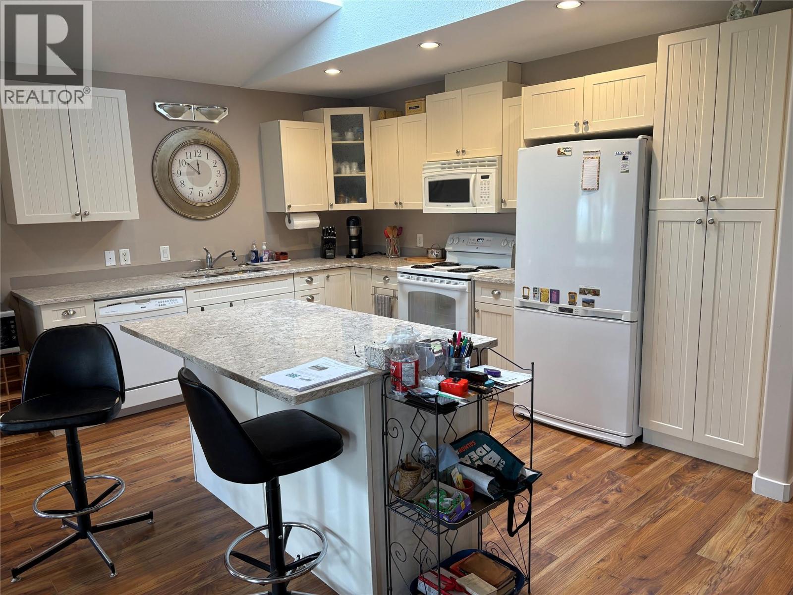 #16 312 ARBUTUS STREET - 12