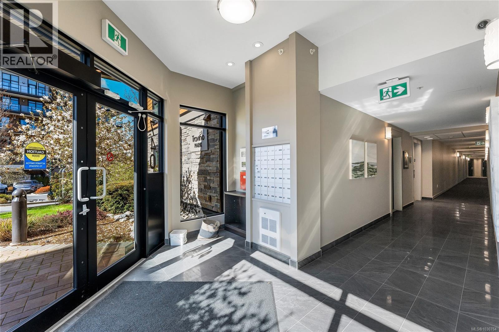 208 740 Travino Lane, Saanich