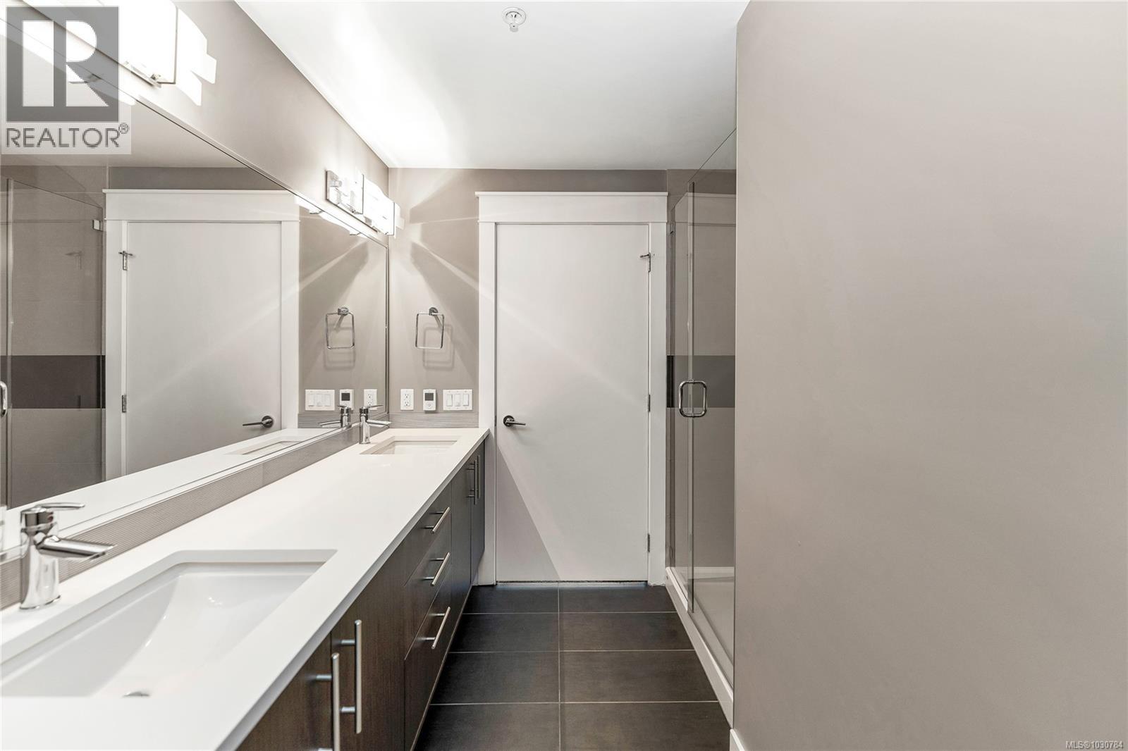 208 740 Travino Lane, Saanich