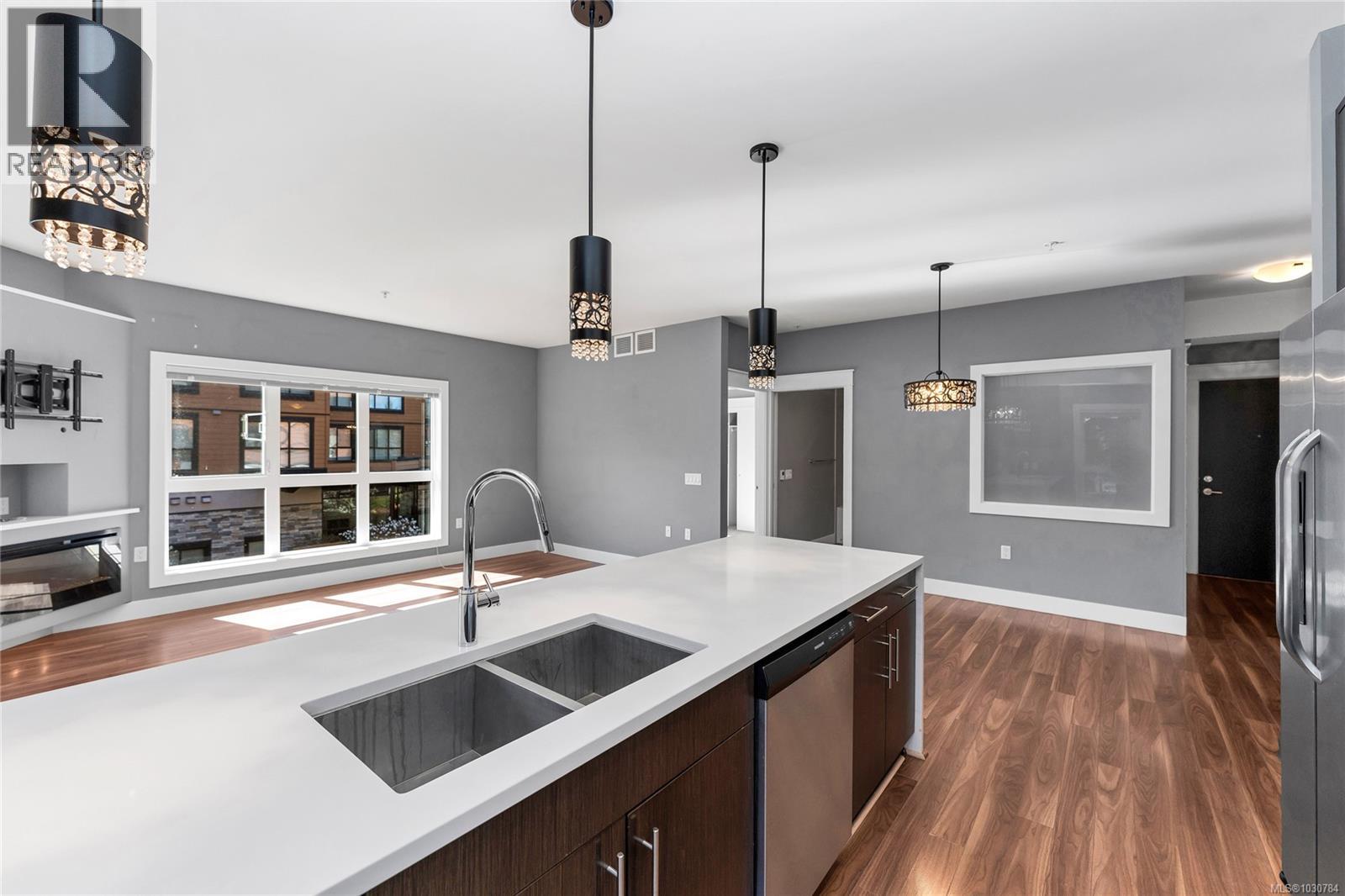 208 740 Travino Lane, Saanich