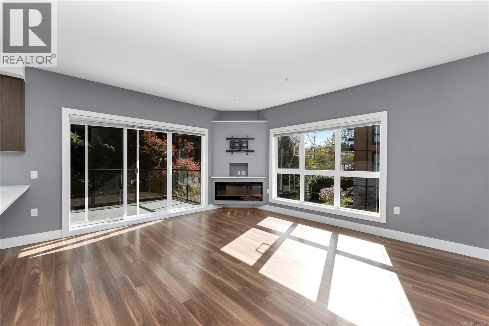 208 740 Travino Lane, Saanich