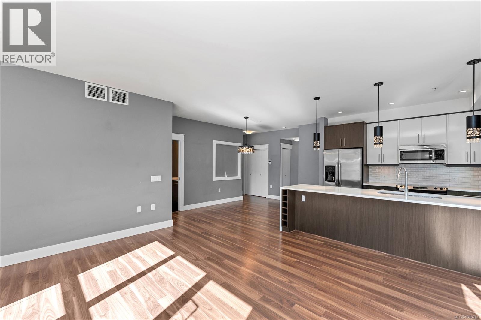 208 740 Travino Lane, Saanich