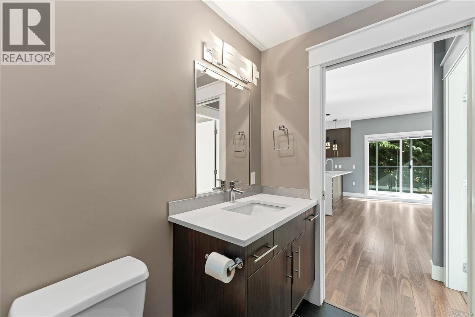 208 740 Travino Lane, Saanich