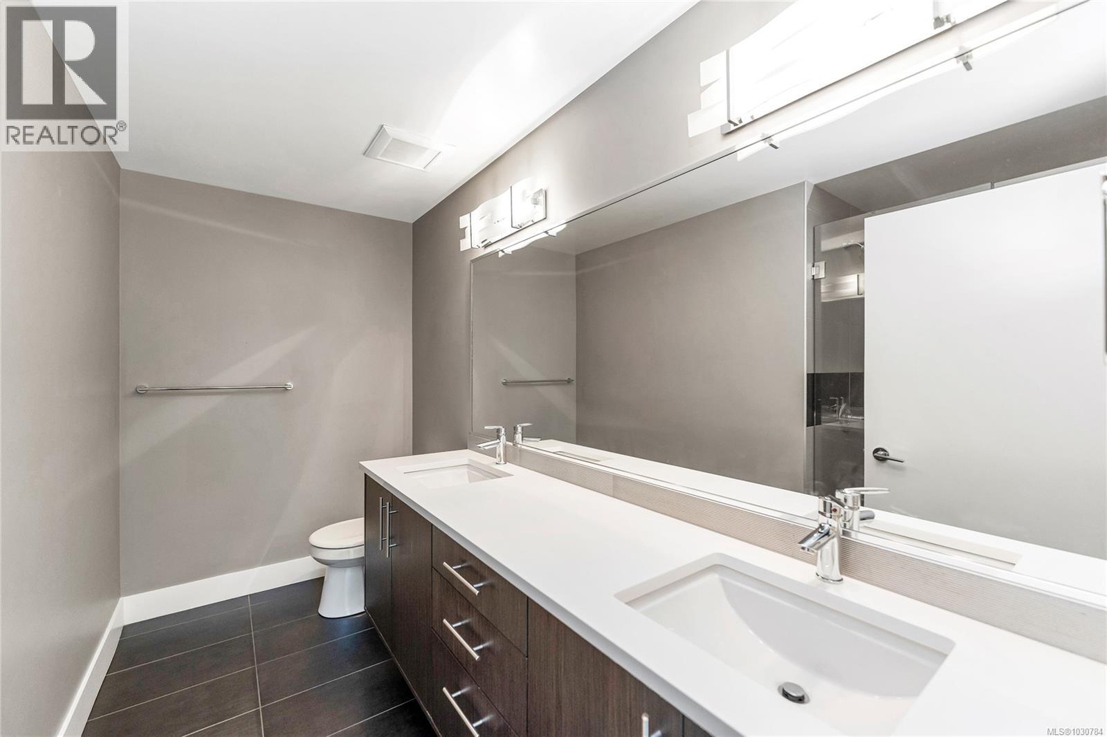 208 740 Travino Lane, Saanich