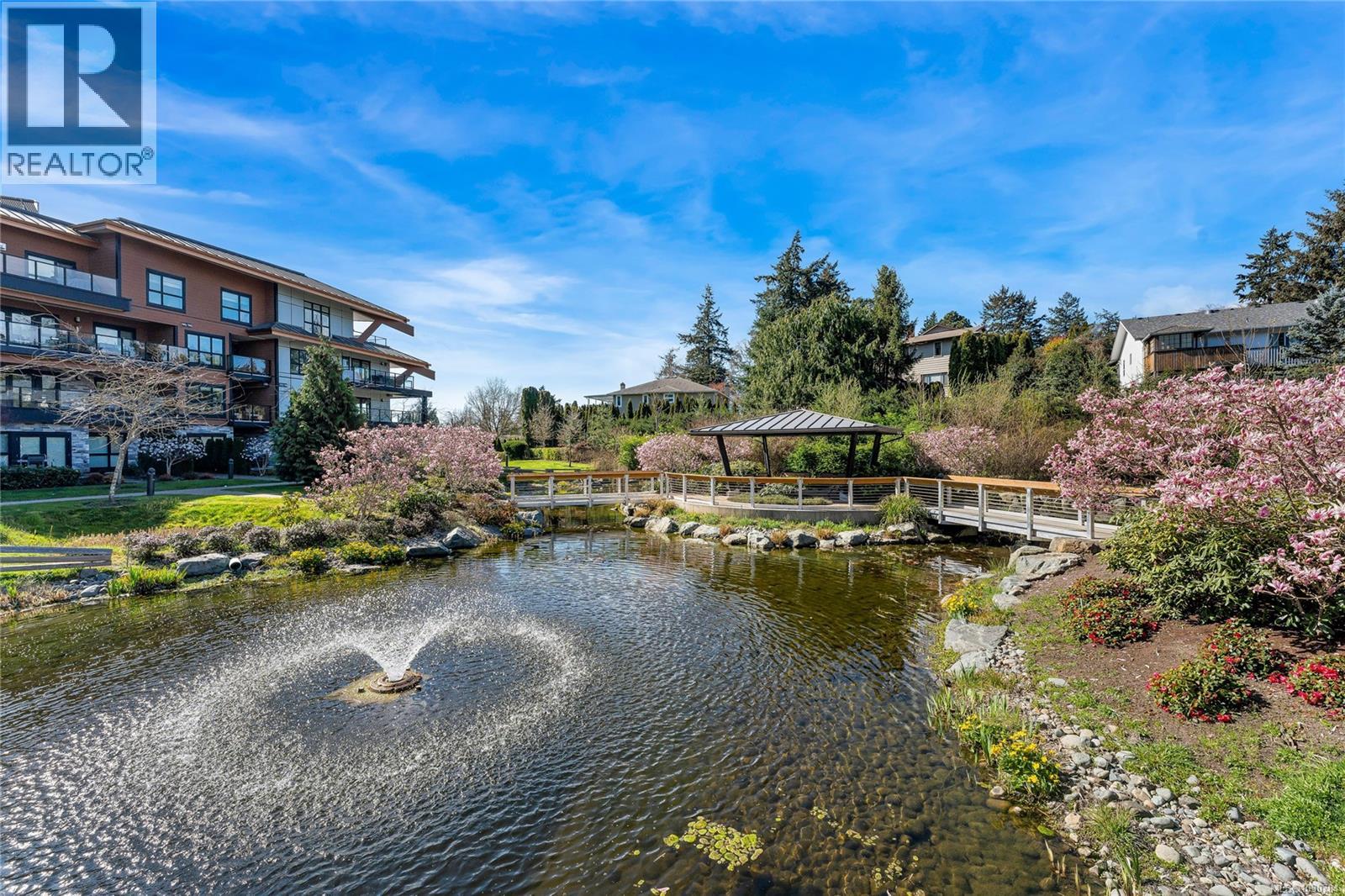 208 740 Travino Lane, Saanich