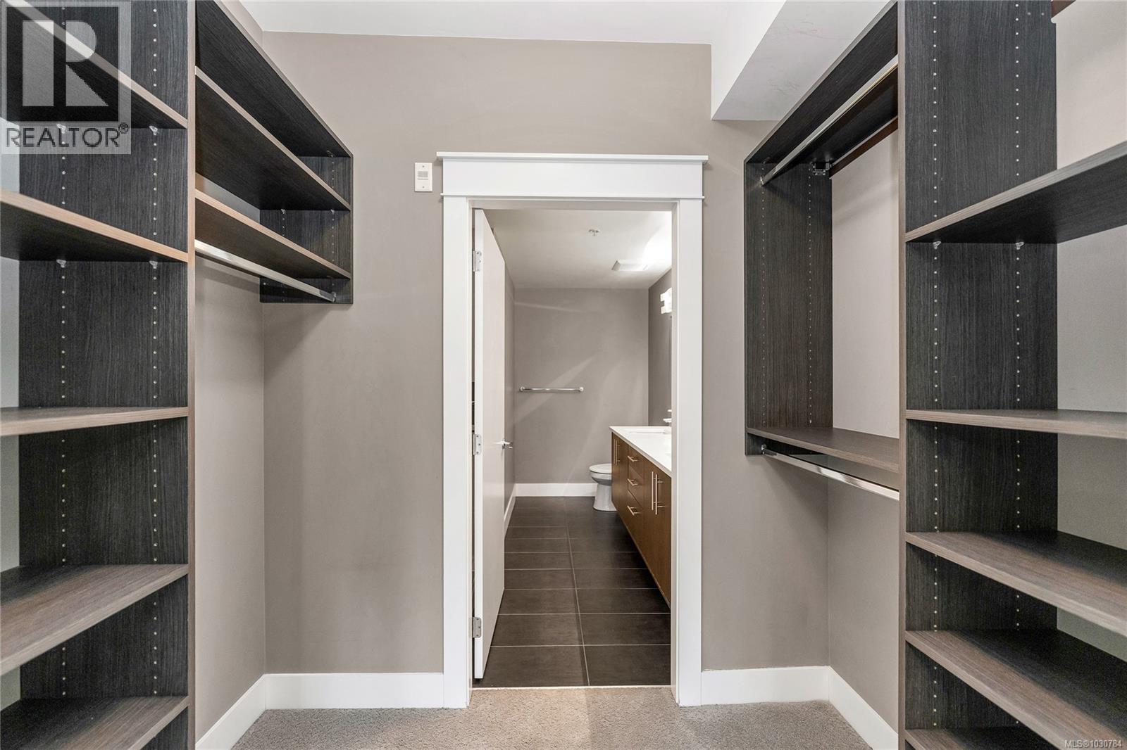 208 740 Travino Lane, Saanich