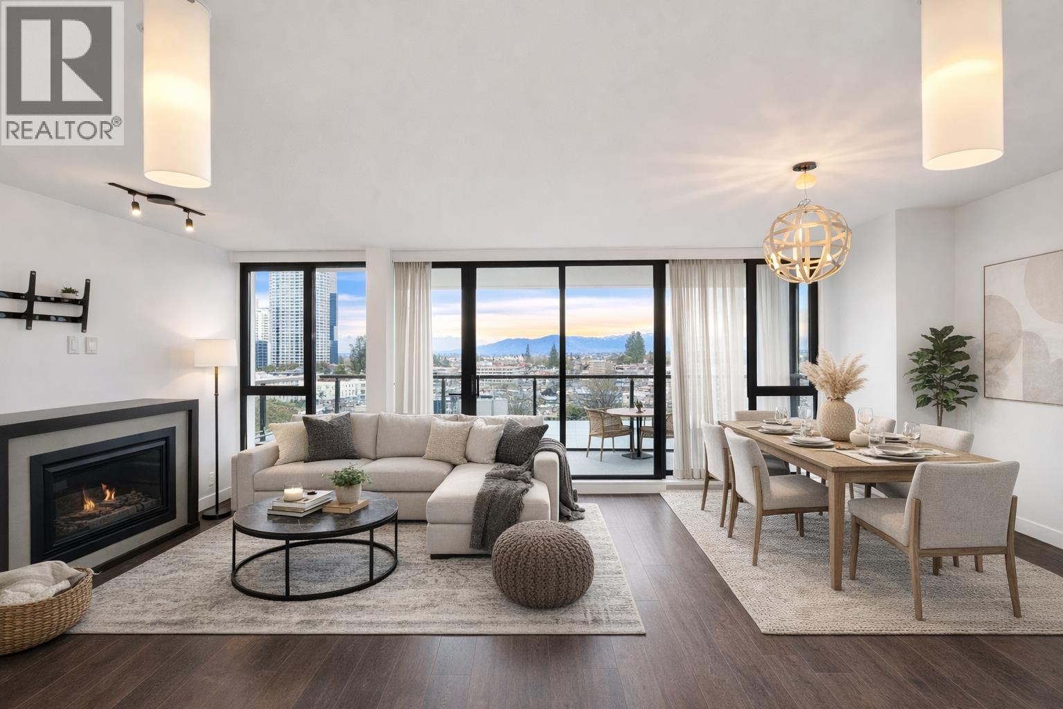 908 7325 ARCOLA STREET, Burnaby