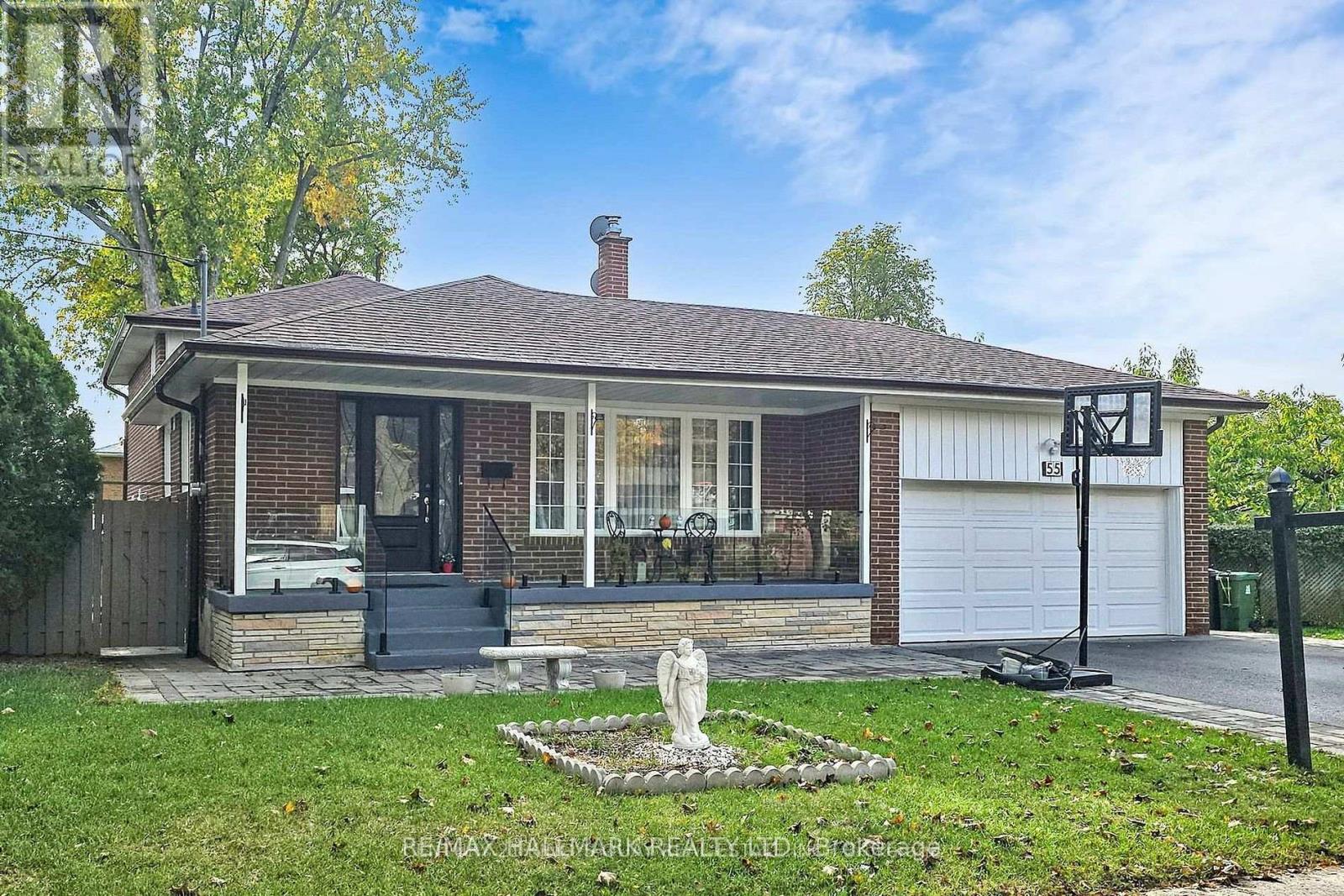 55 LESGAY CRESCENT - 1