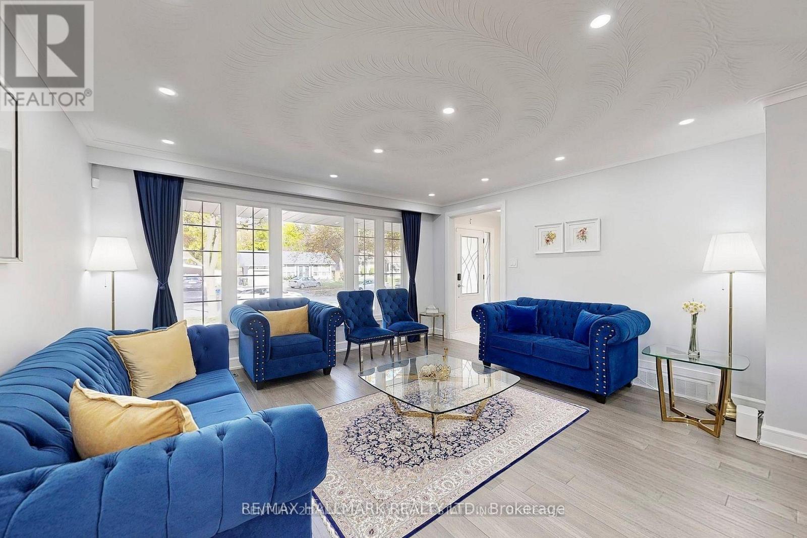 55 LESGAY CRESCENT - 9