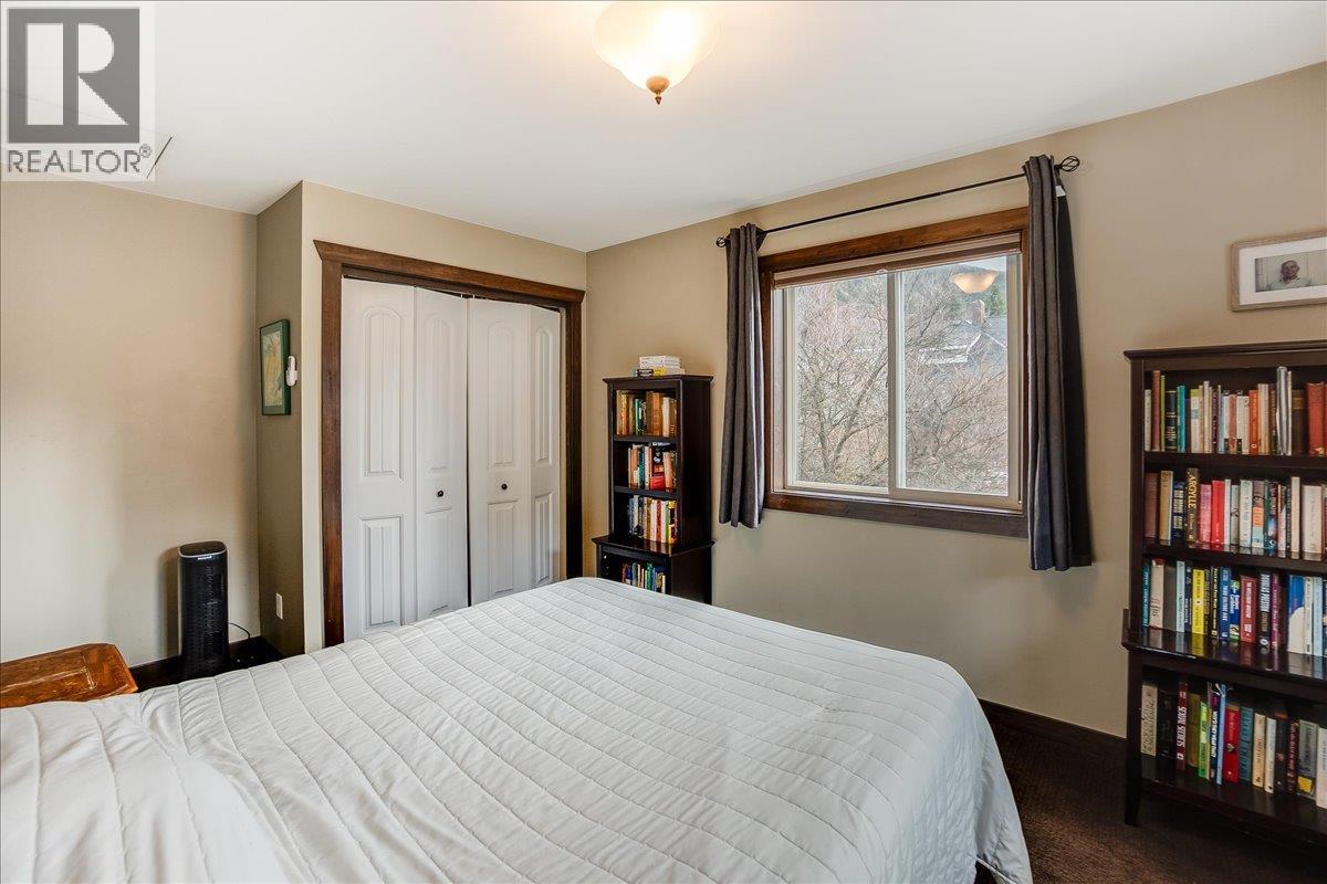 704 Fell Street - 21