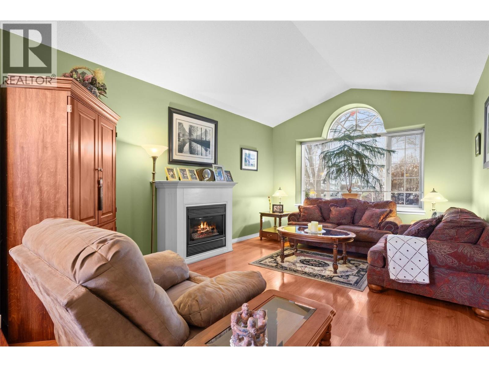  699 Saratoga Place, Kelowna