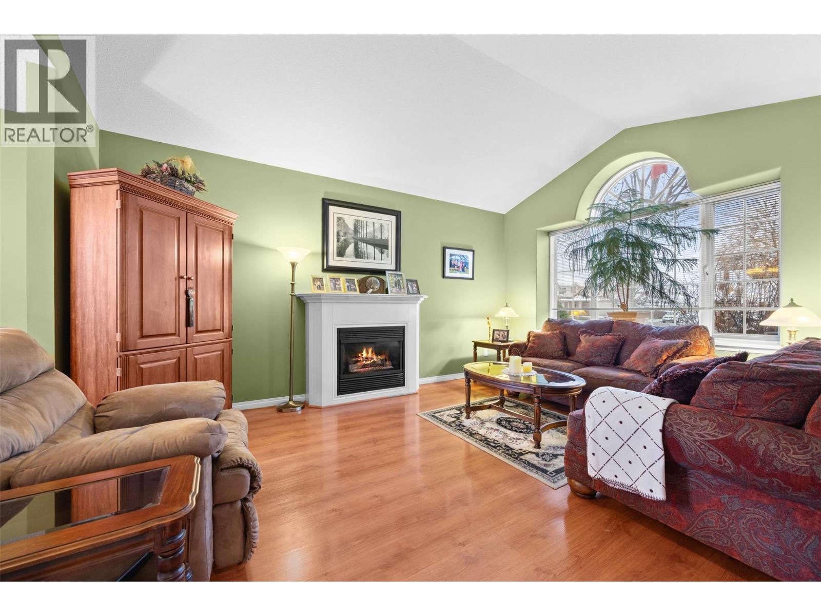  699 Saratoga Place, Kelowna