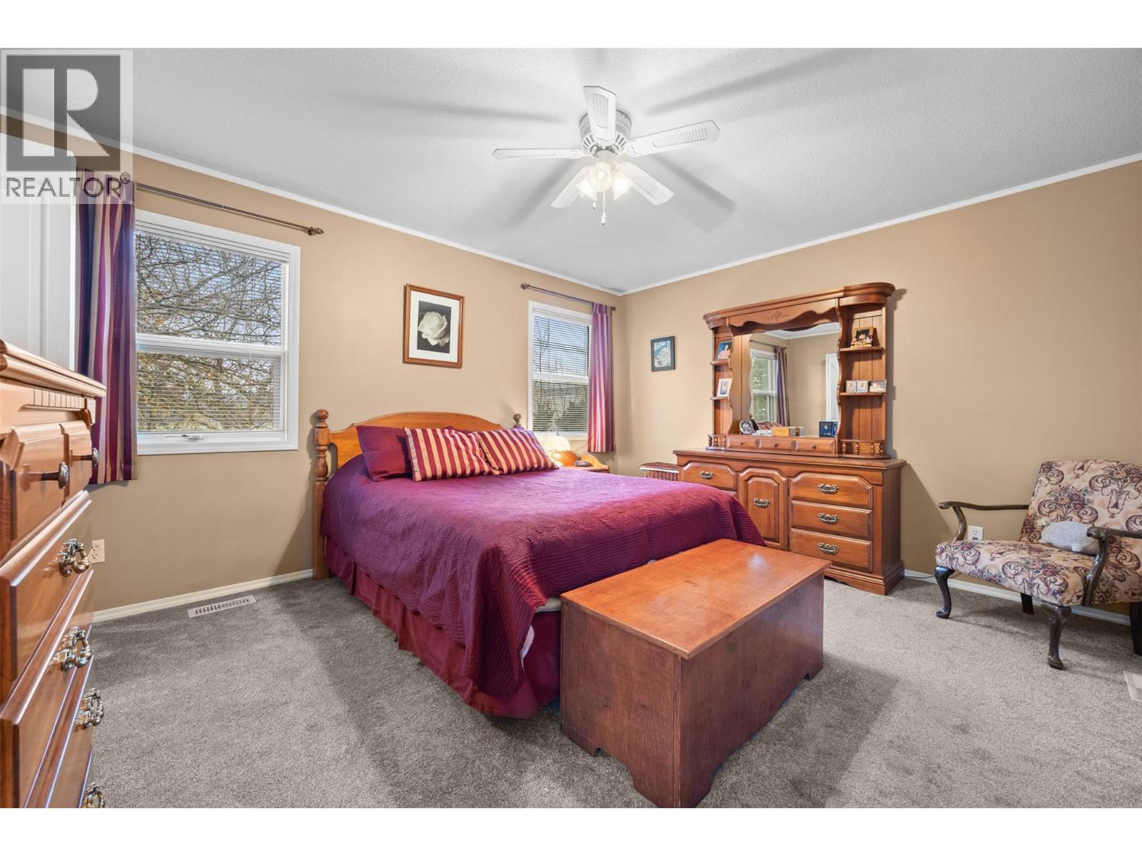  699 Saratoga Place, Kelowna