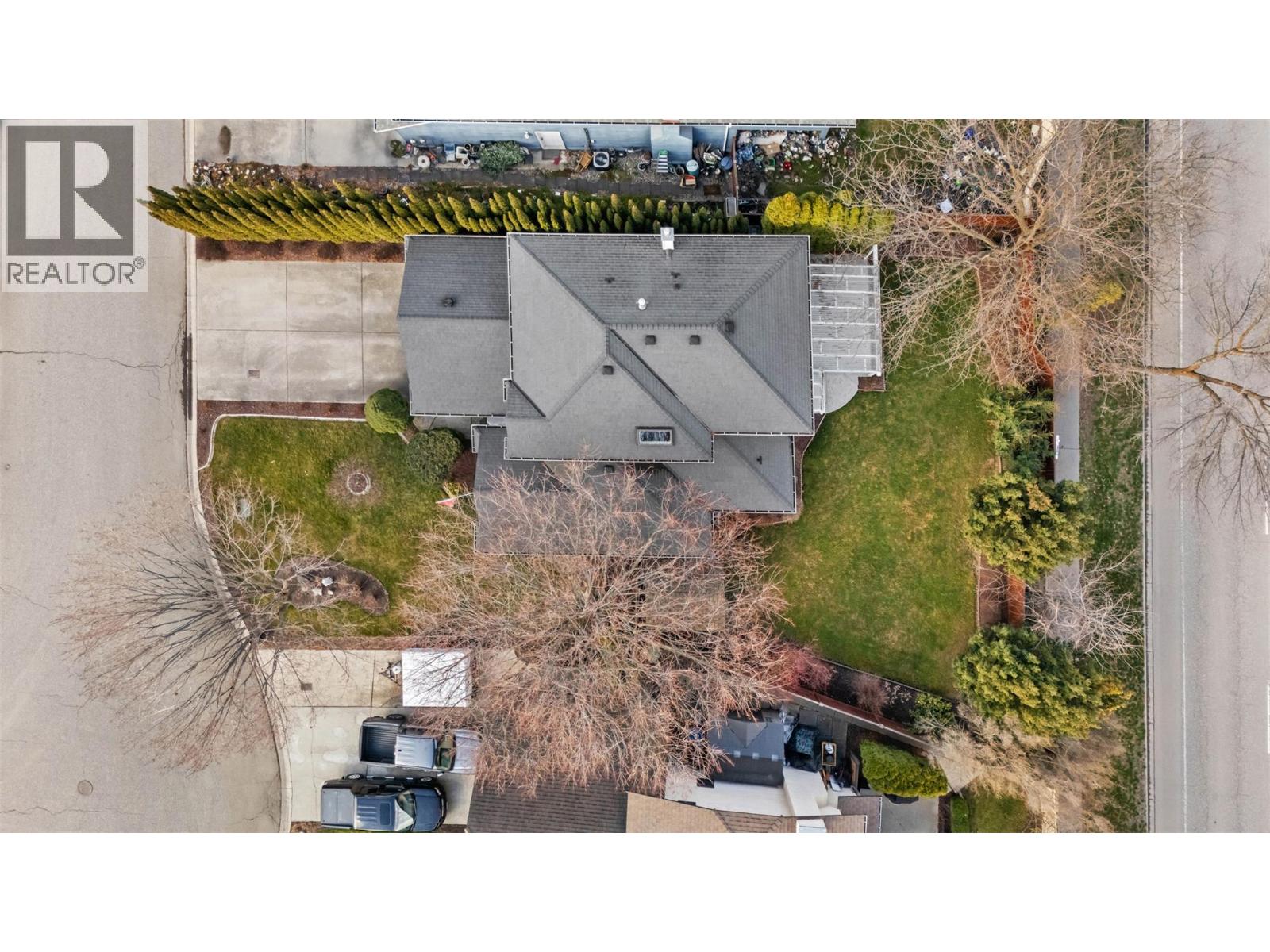  699 Saratoga Place, Kelowna