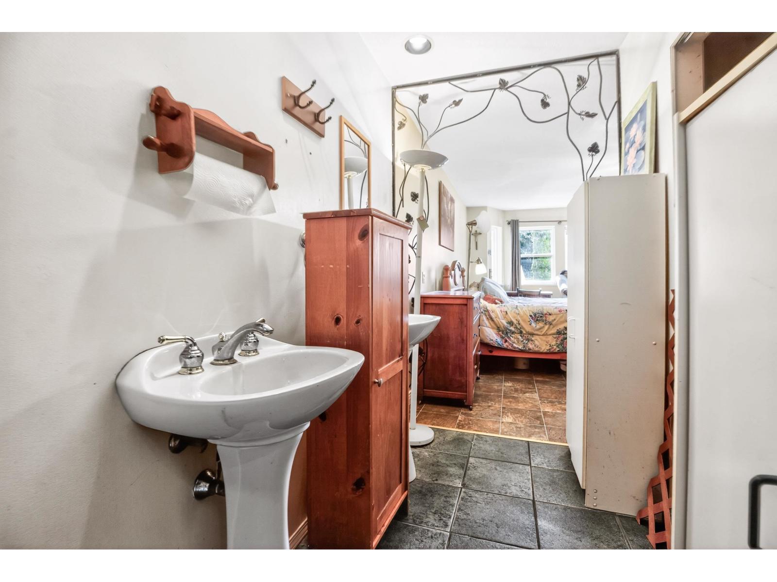 8642 HARVIE ROAD, Surrey