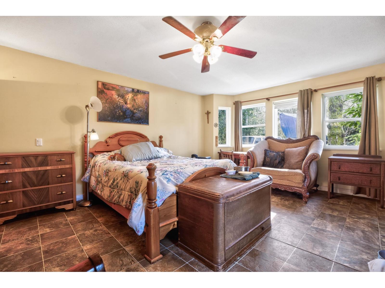 8642 HARVIE ROAD, Surrey