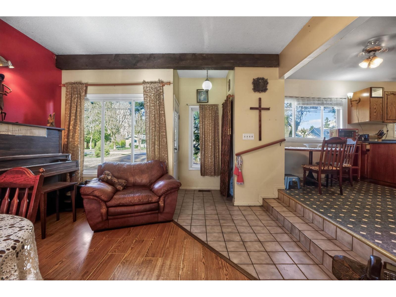 8642 HARVIE ROAD, Surrey