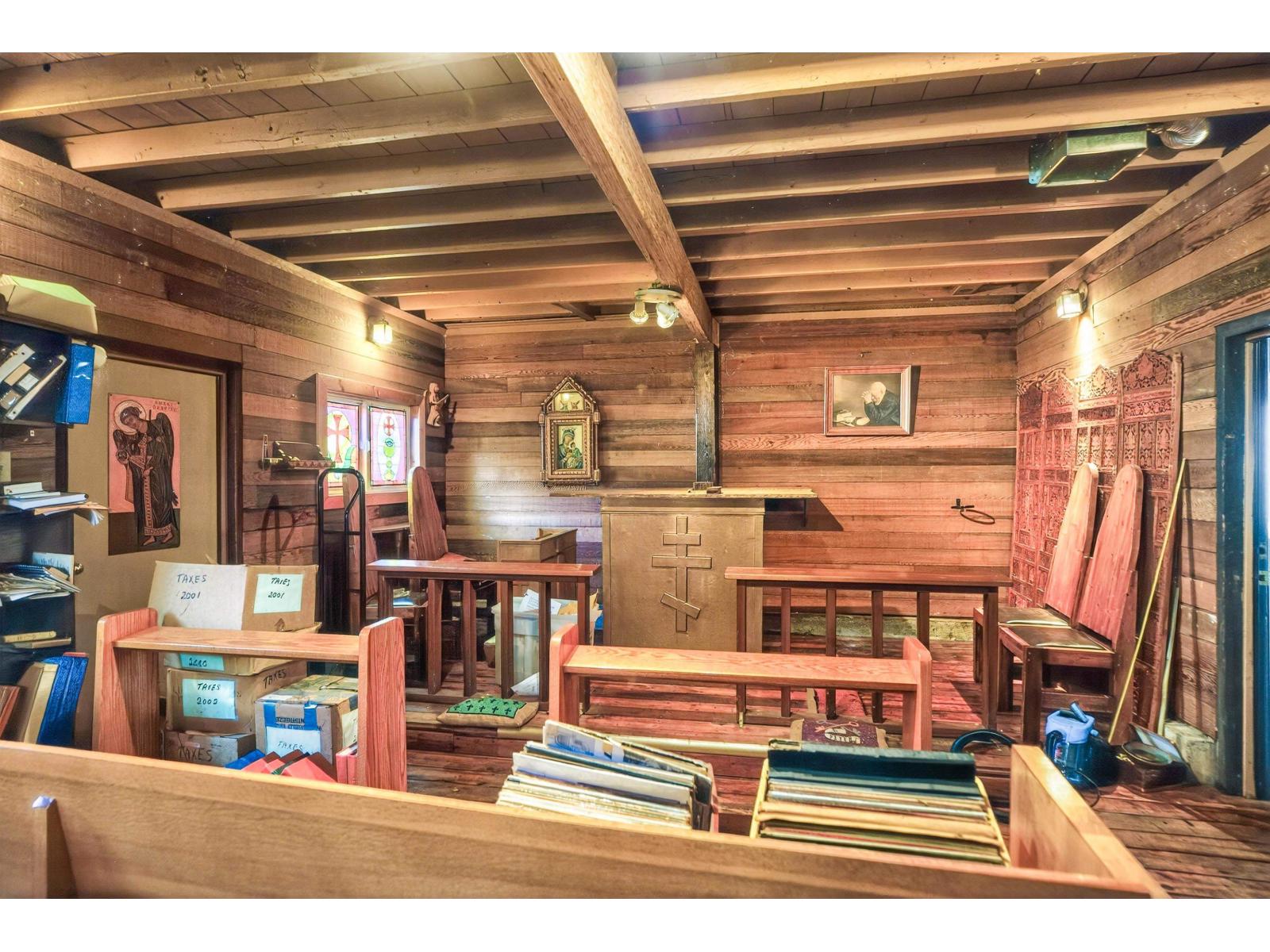 8642 HARVIE ROAD, Surrey