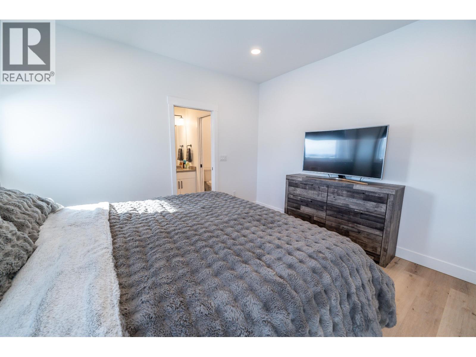 10216 103 AVENUE - 21