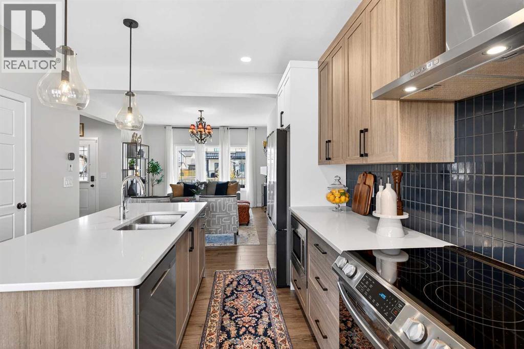 
          825 Reynolds Manor Southwest
            <br/>
            <span>Airdrie</span>
            , 
            <span>AB</span>
             <span>T4B5G2</span>
         - Photo 35