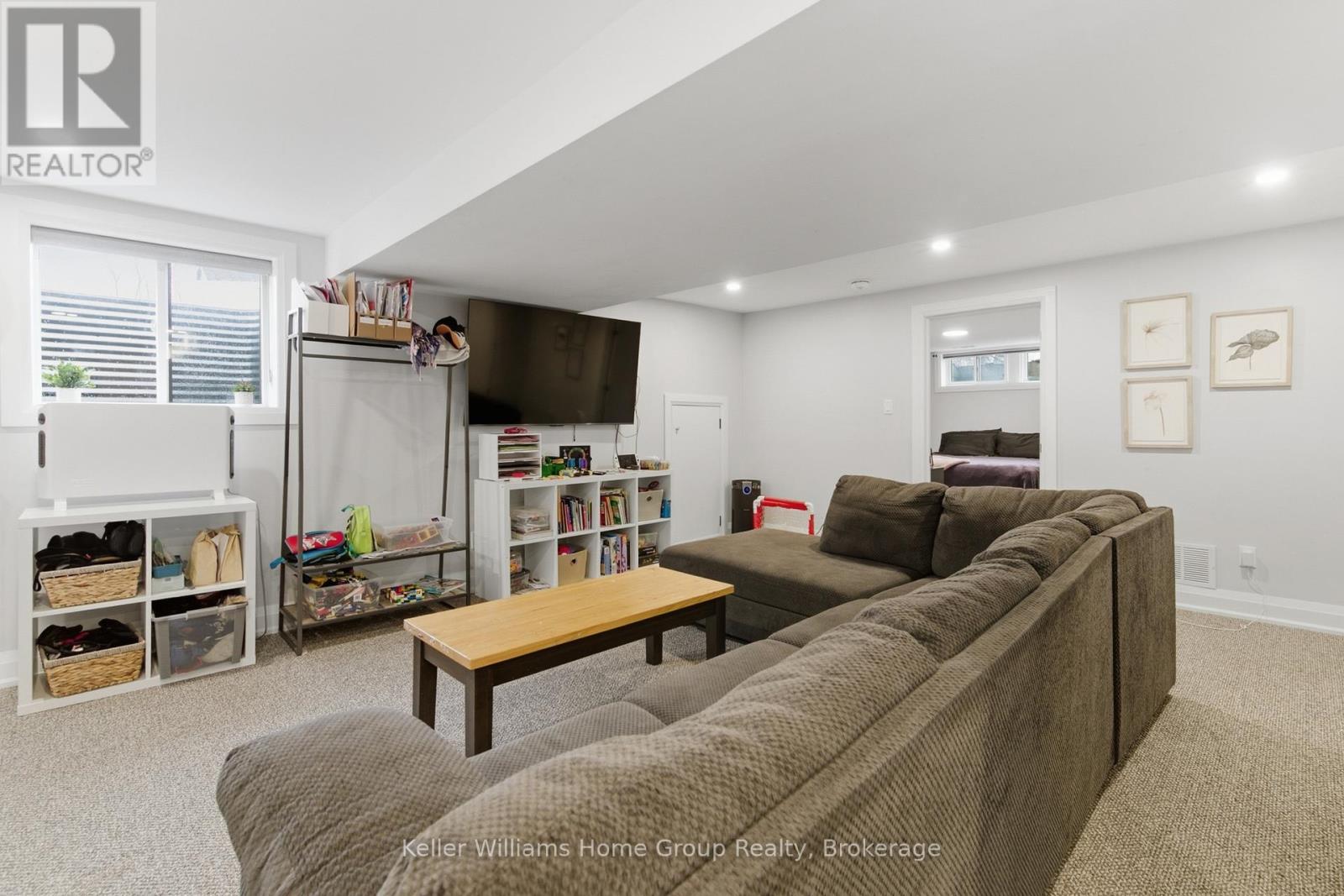 989 NORTHFIELD DRIVE E - 27