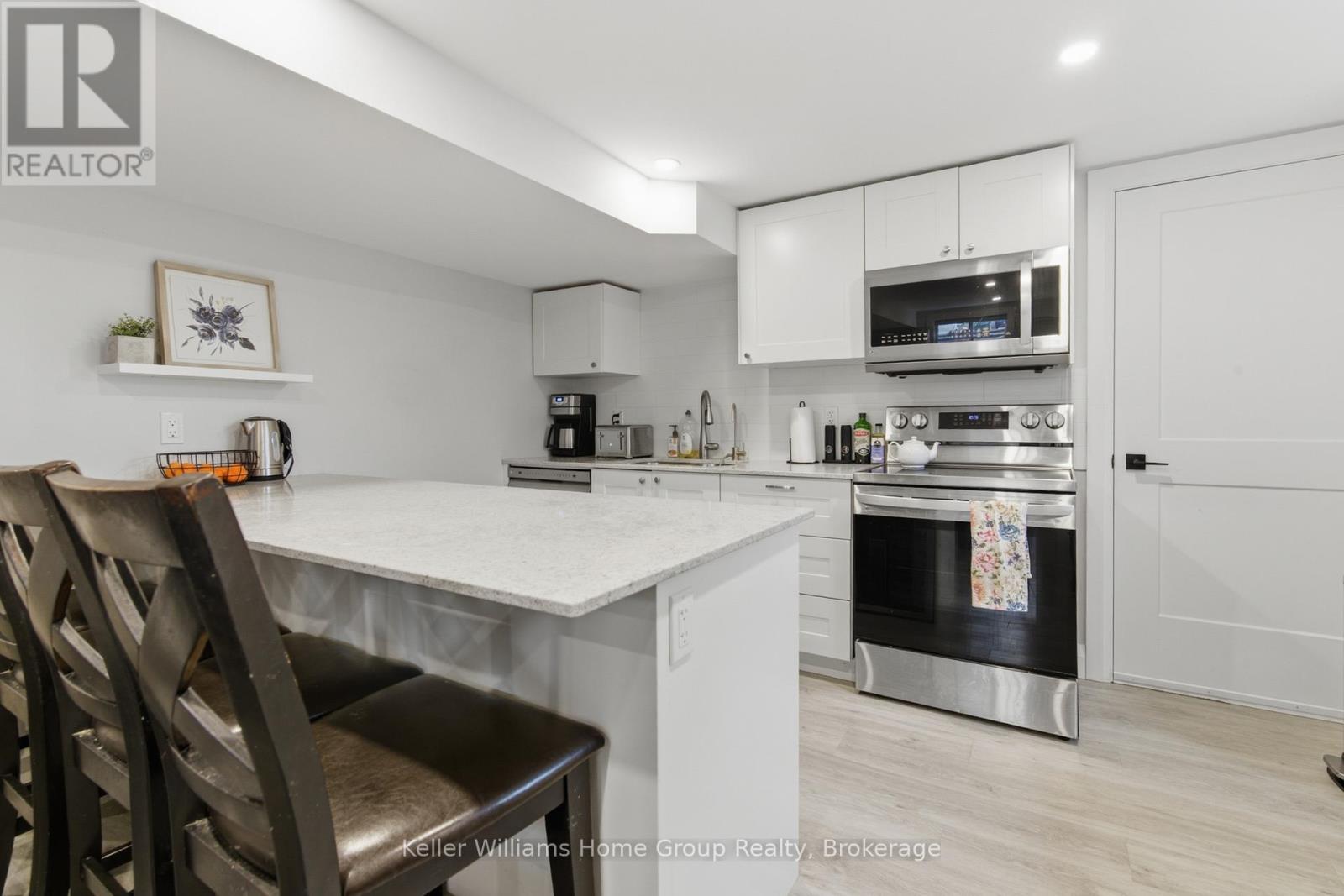989 NORTHFIELD DRIVE E - 28