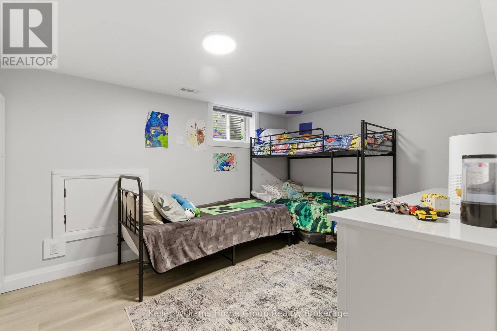 989 NORTHFIELD DRIVE E - 32