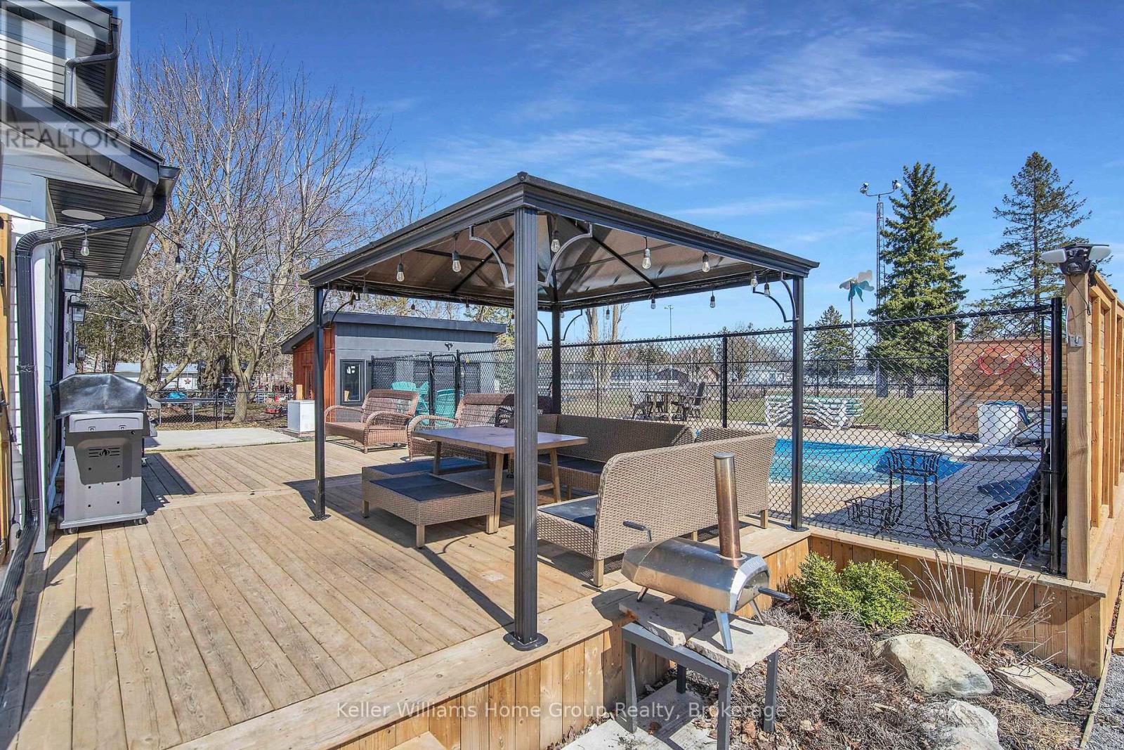 989 NORTHFIELD DRIVE E - 33