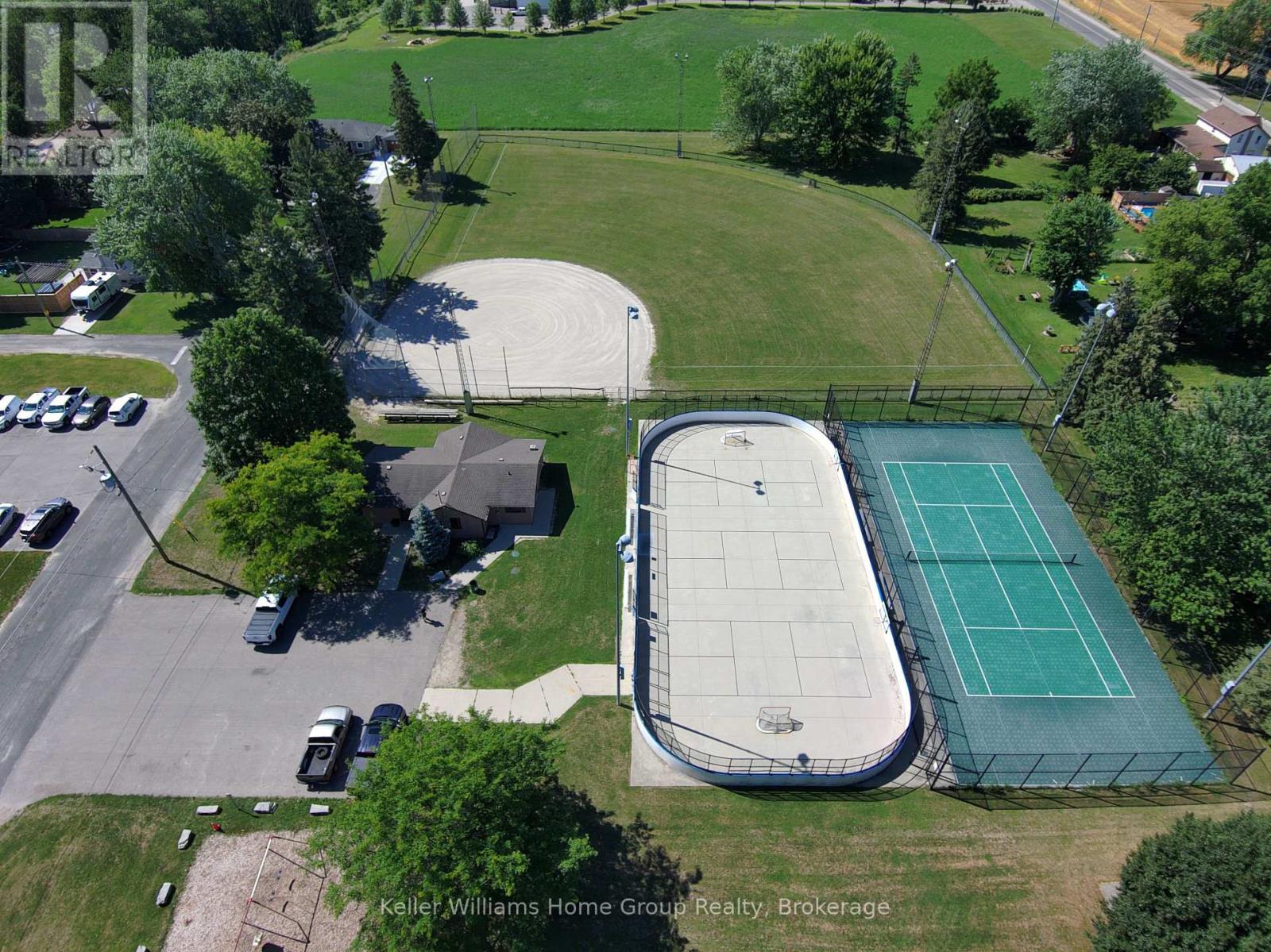 989 NORTHFIELD DRIVE E - 38