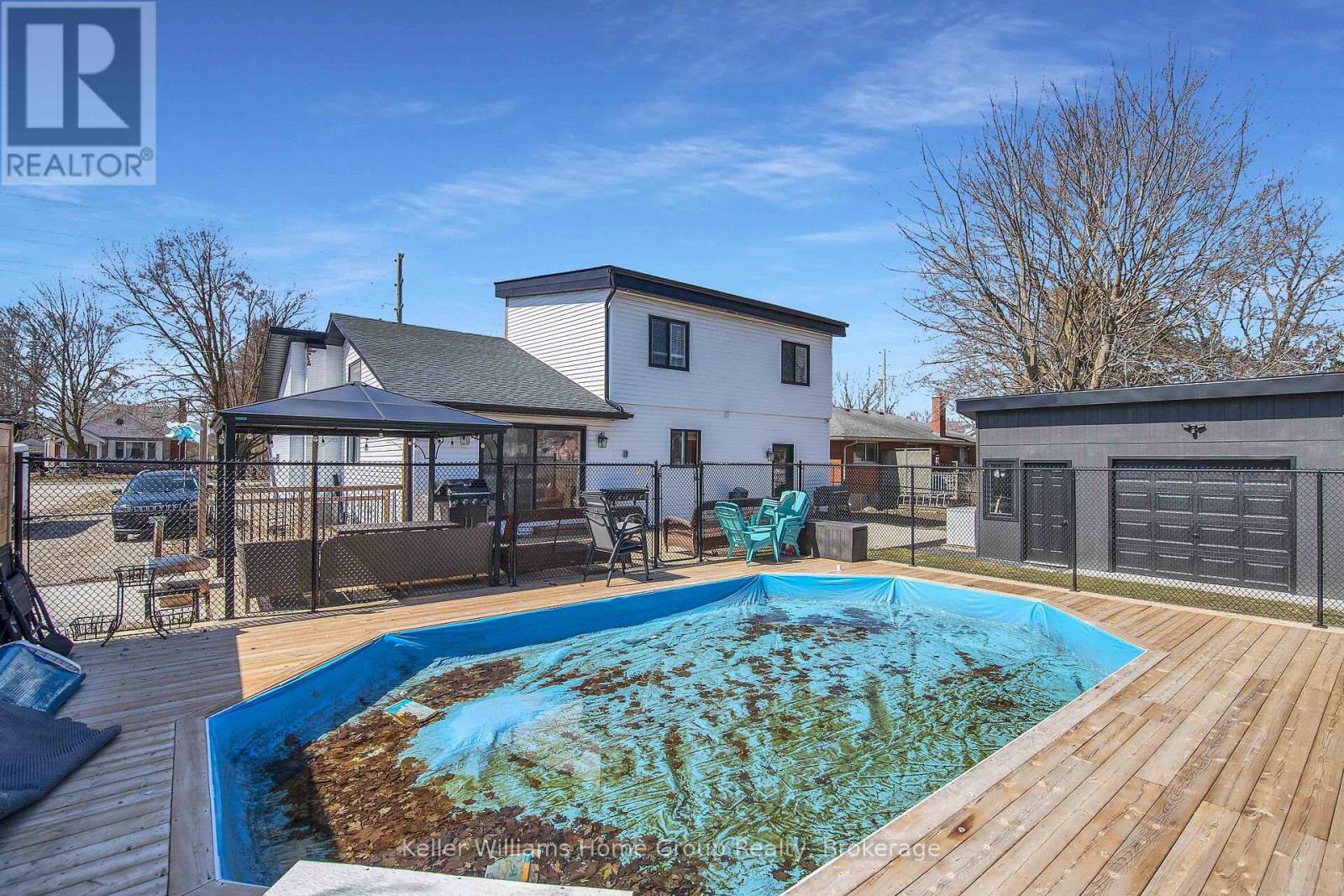 989 NORTHFIELD DRIVE E - 40