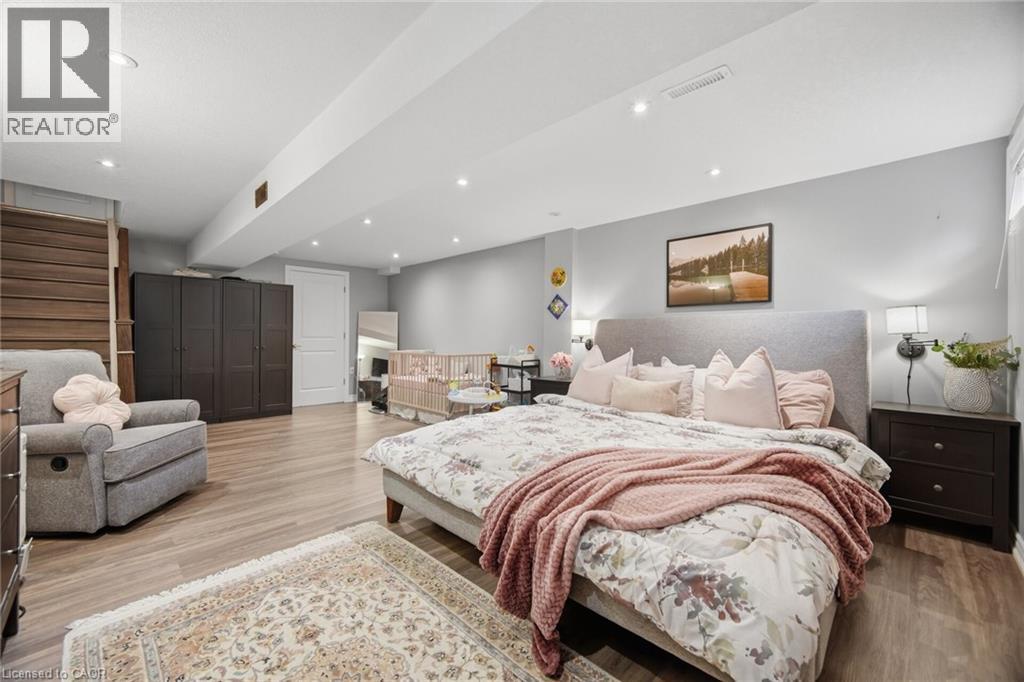 #20 50 WESTMOUNT Road W - 22