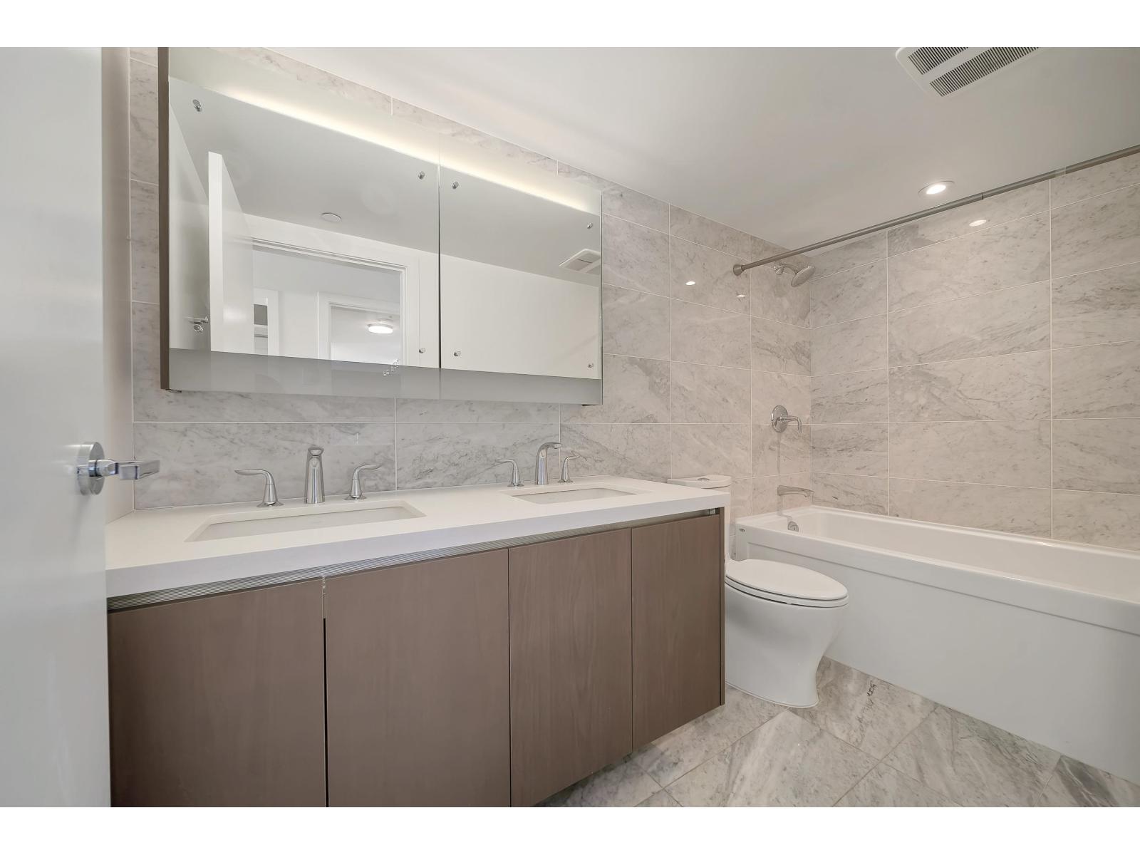 4508 13696 100 AVENUE, Surrey