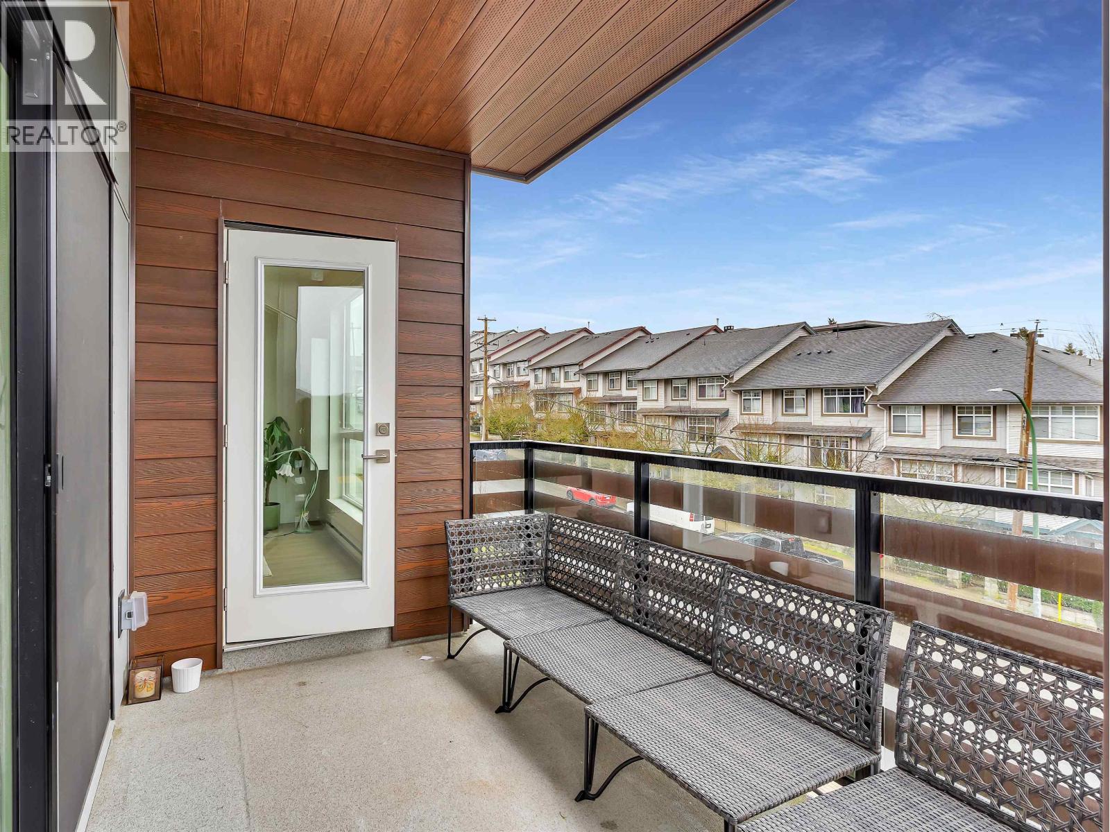 202 11703 FRASER STREET, Maple Ridge