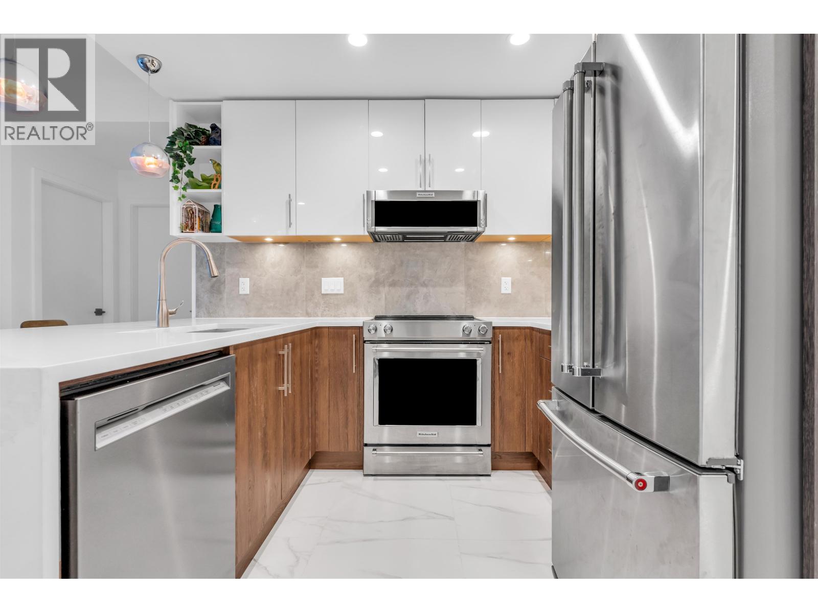 202 11703 FRASER STREET, Maple Ridge